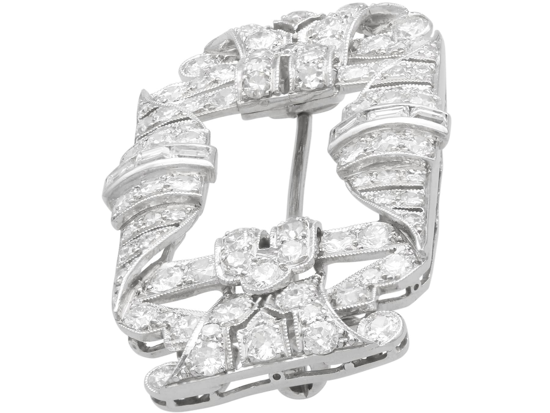 Femenino o masculino Art Decó Broche de diamantes y platino de 4,28 ct - Antiguo Circa 1930 en venta