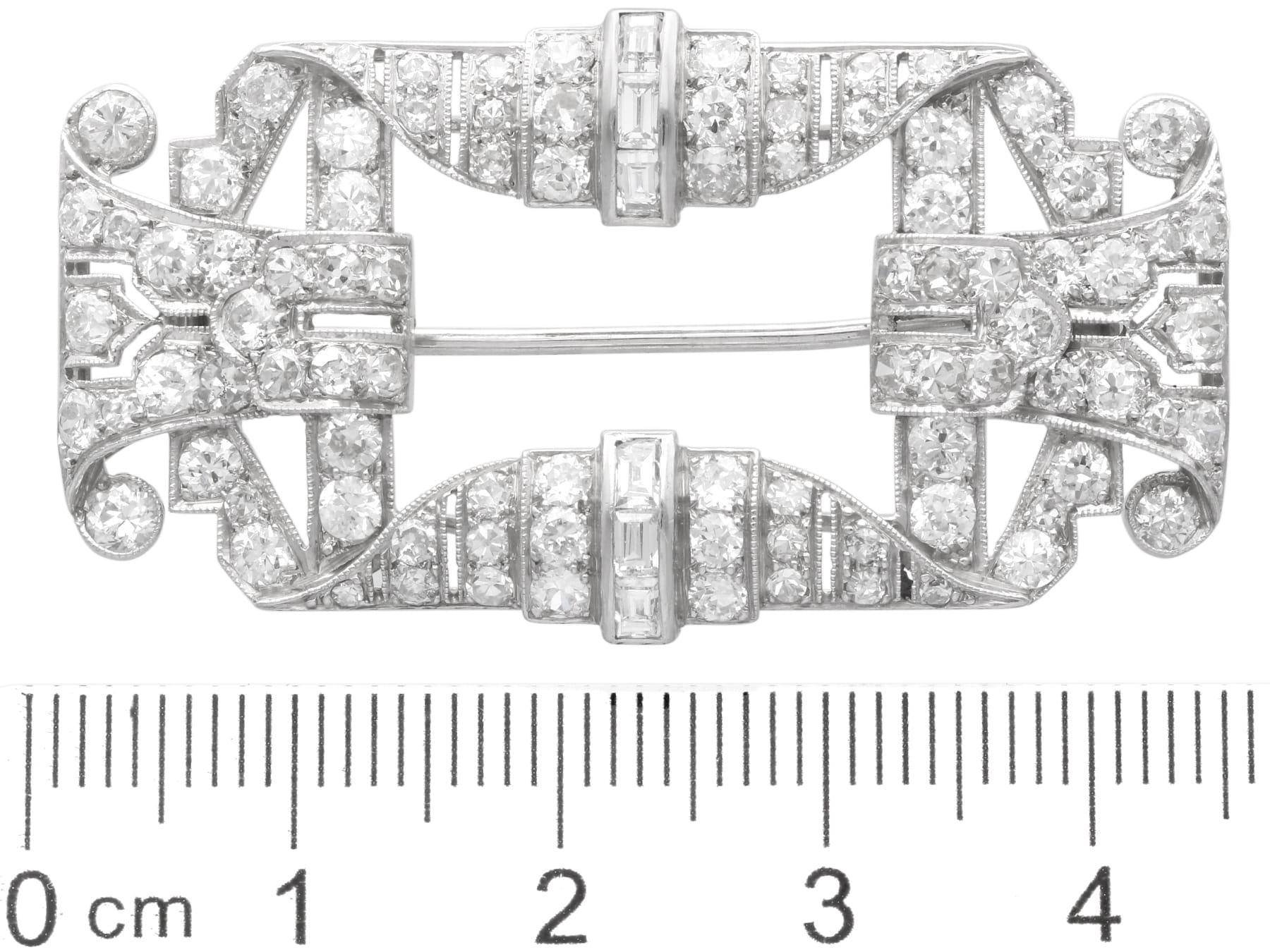 Art Decó Broche de diamantes y platino de 4,28 ct - Antiguo Circa 1930 en venta 4