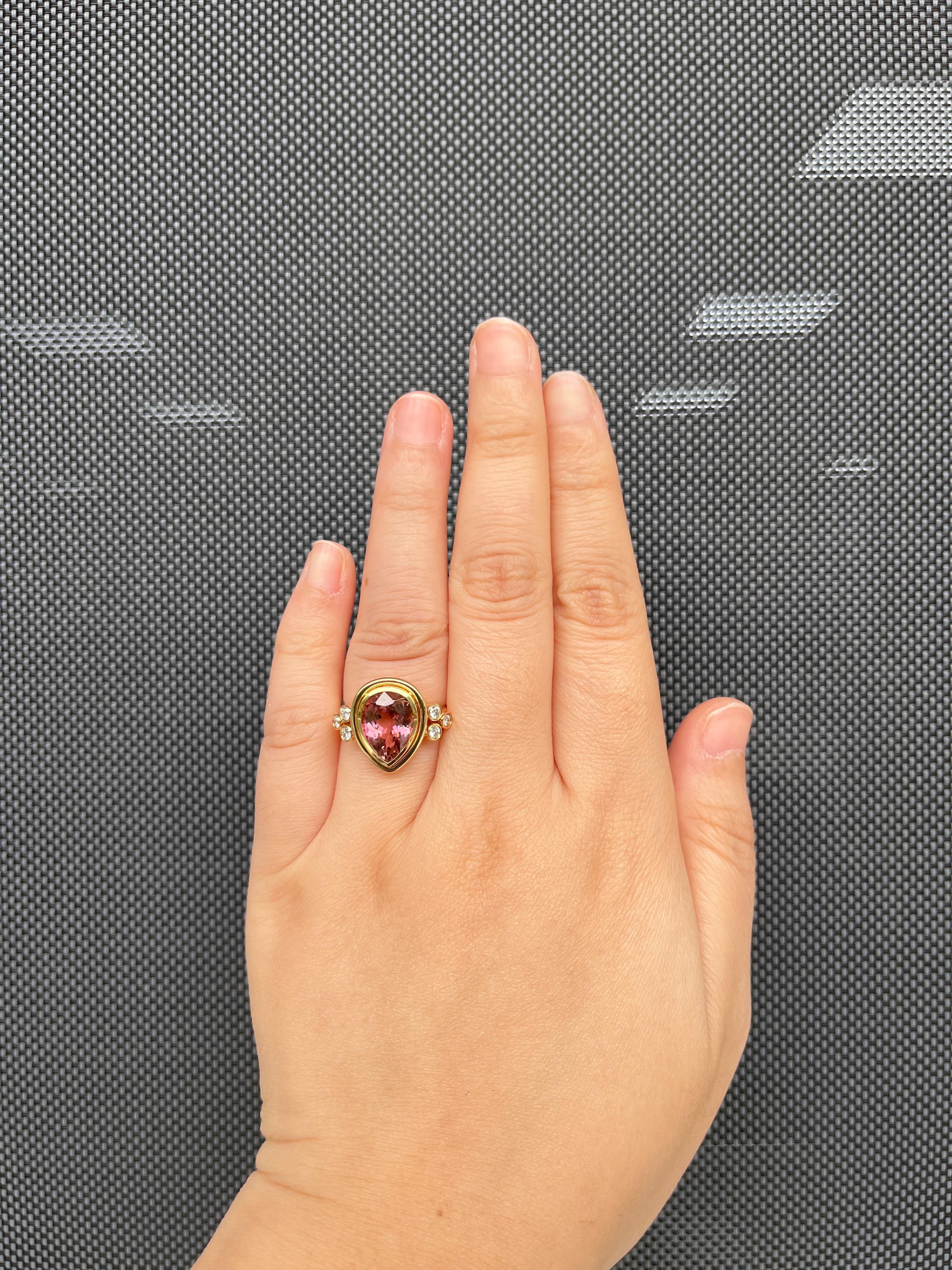Bague Art déco en or jaune 18 carats avec tourmaline rose de 4,37 carats et diamants en vente 1