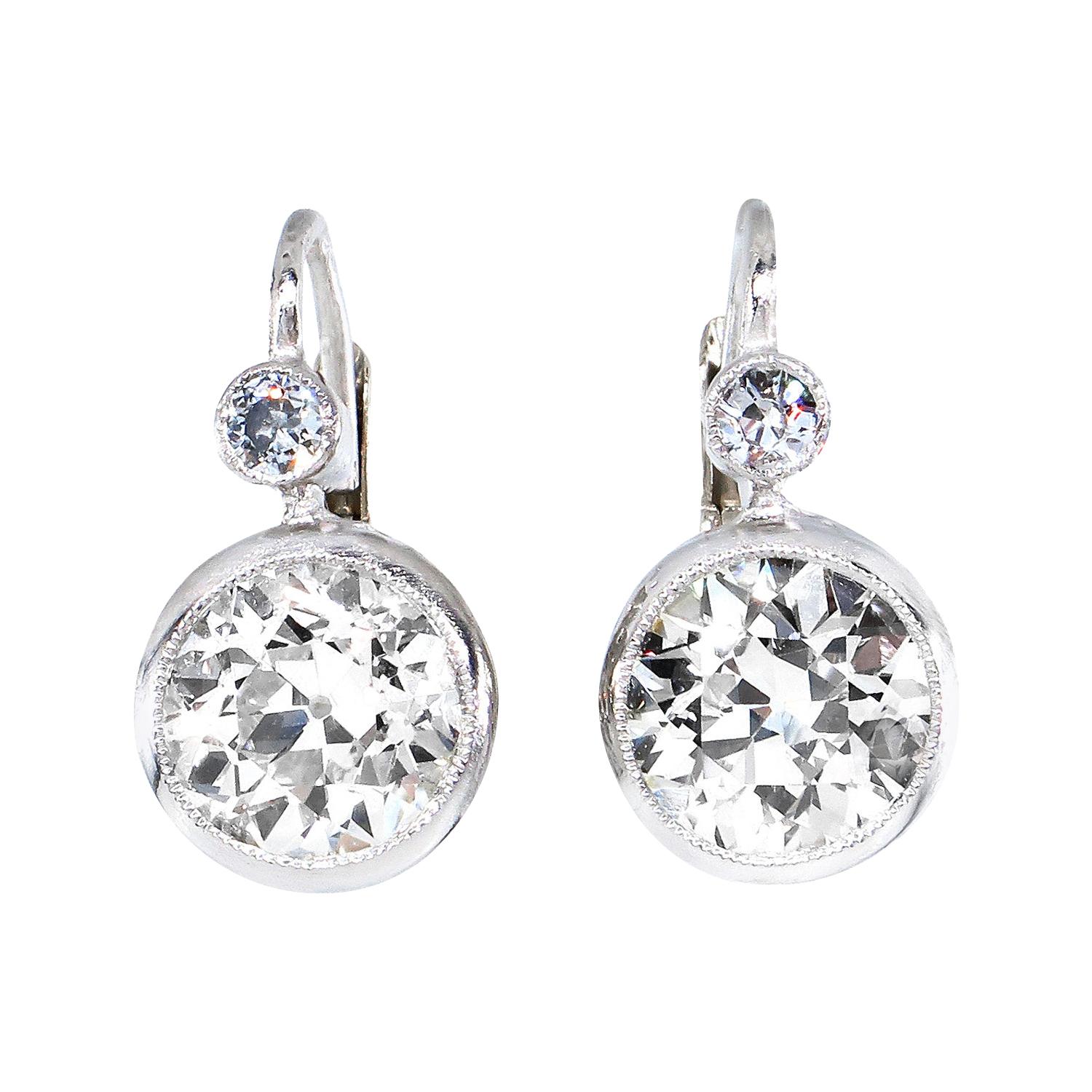 Art Deco 4.45 Carat Old European Cut Diamond Drop Hanging Earrings in Platinum