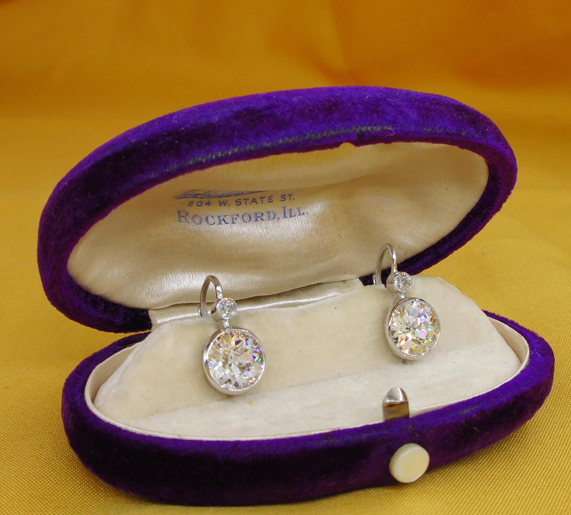 Women's Art Deco 4.45 Carat Old European Cut Diamond Drop Hanging Earrings in Platinum