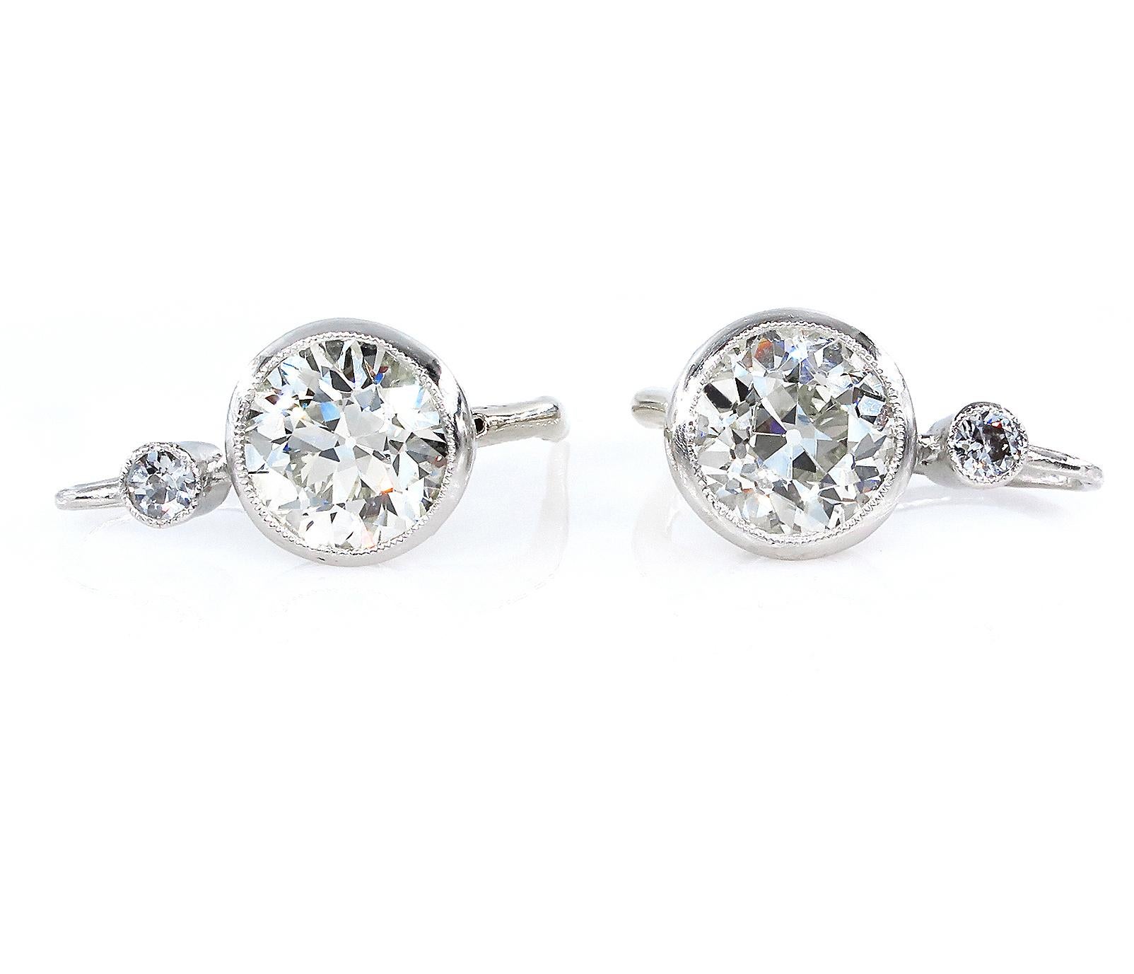 Art Deco 4.45 Carat Old European Cut Diamond Drop Hanging Earrings in Platinum 3