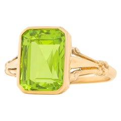 Art Deco 4.50 Carat Peridot-Set Gold Ring
