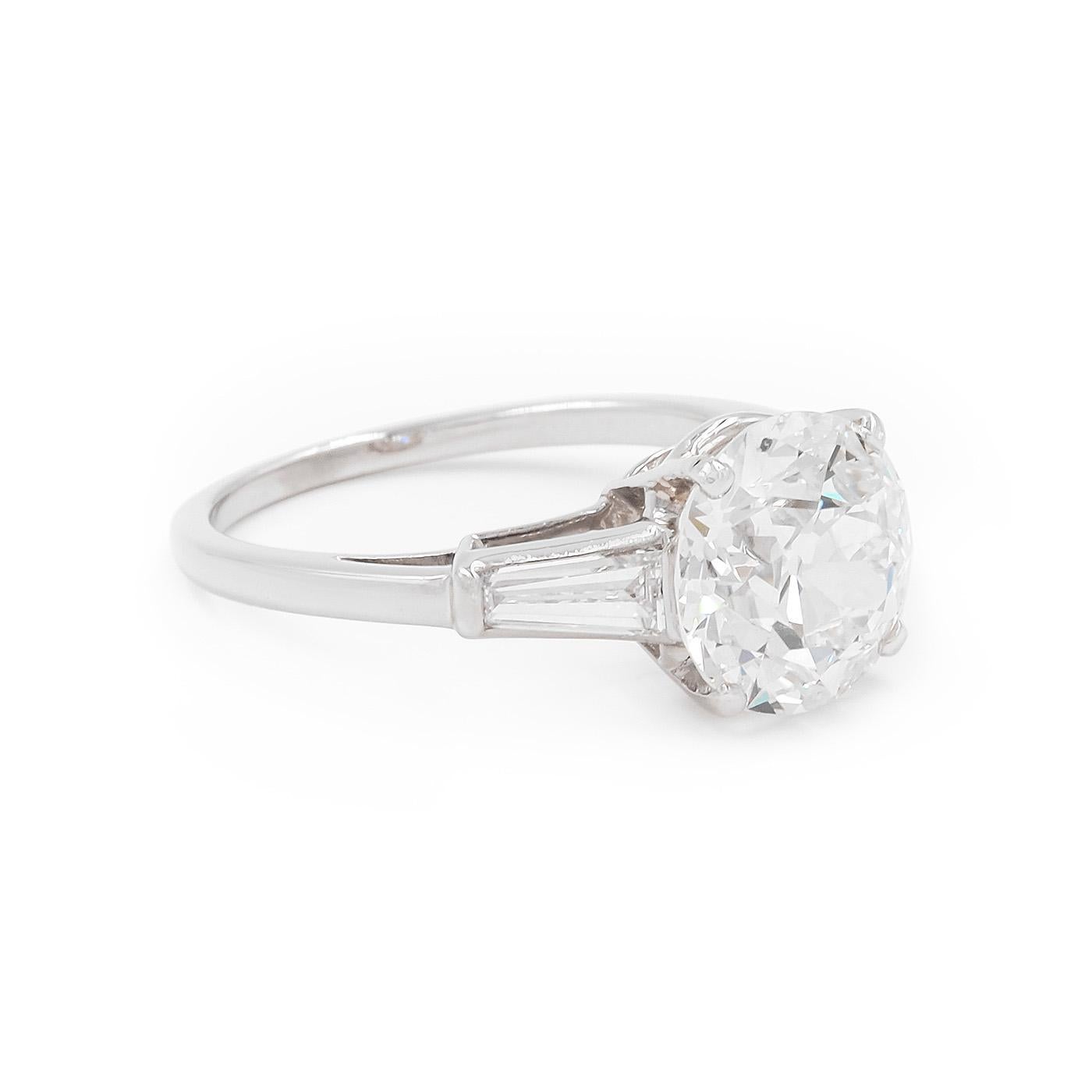 Timeless-art américain 4,50 ct. Bague de fiançailles en diamant ancien de taille européenne par CD Peacock, composée de platine. Avec un diamant taille européenne ancienne de 4,50 carats, certifié par la GIA de couleur N et de pureté VS2. Deux