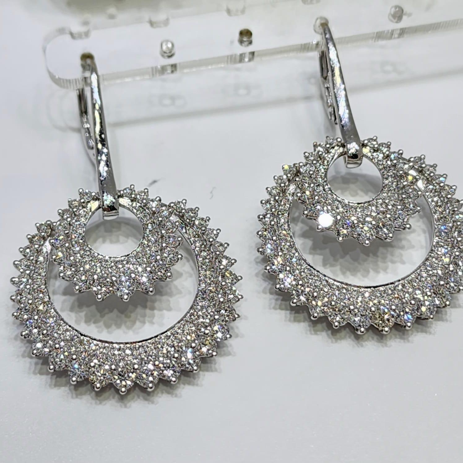 Orecchini Art Deco con diamanti da 4,53 carati e oro bianco da 18 carati in vendita 2