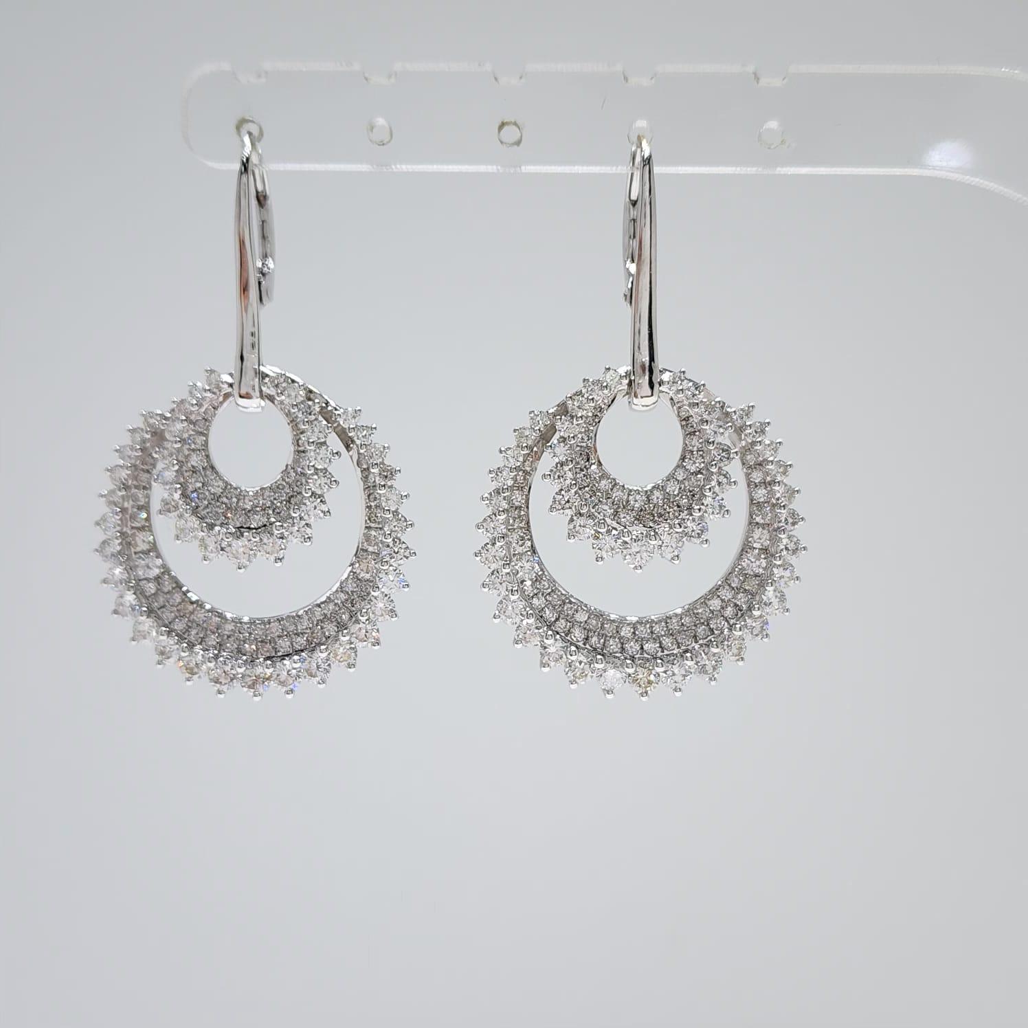 Orecchini Art Deco con diamanti da 4,53 carati e oro bianco da 18 carati in vendita 3