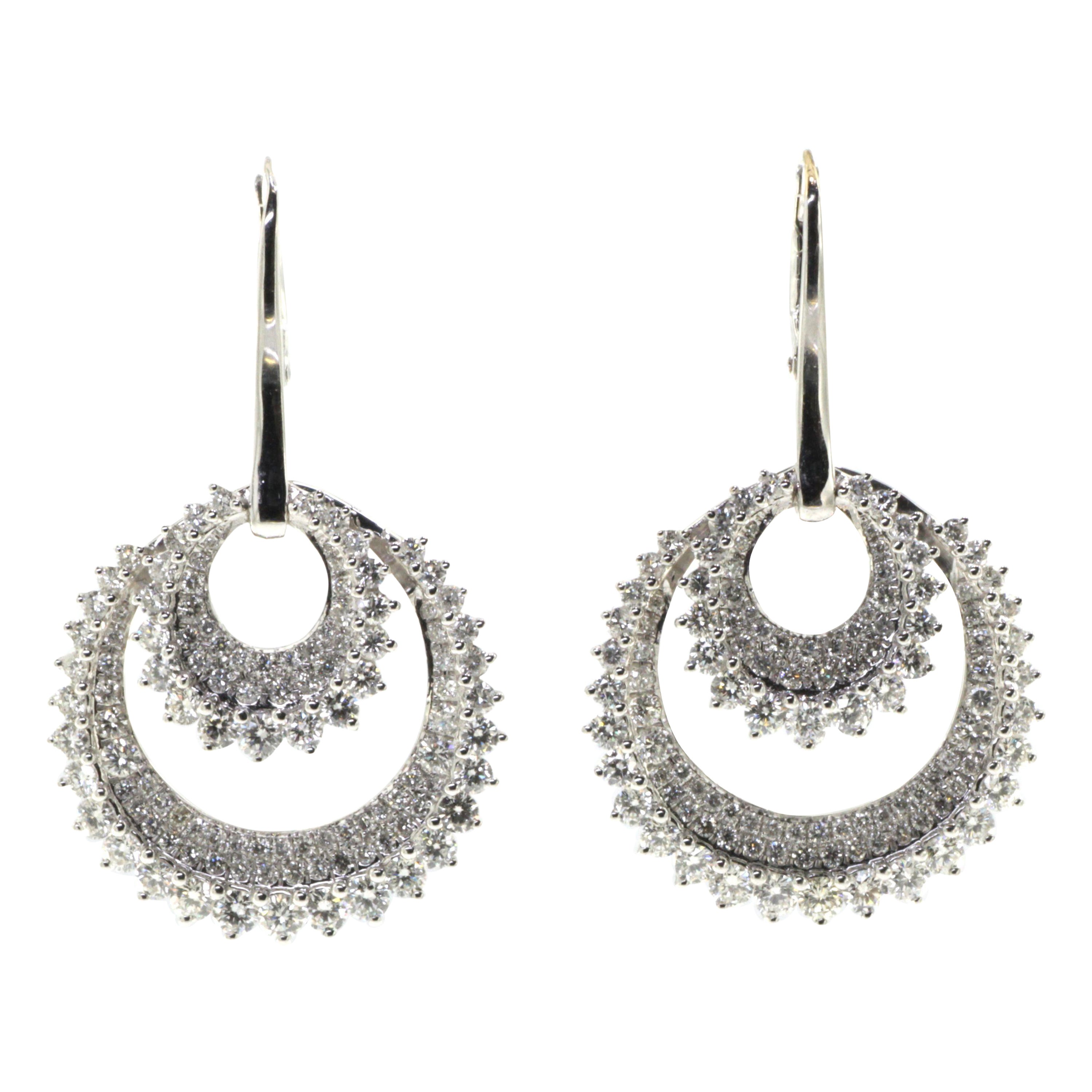 Orecchini pendenti Art Déco con diamanti da 4,59 carati, oro bianco 18k, circa 2010