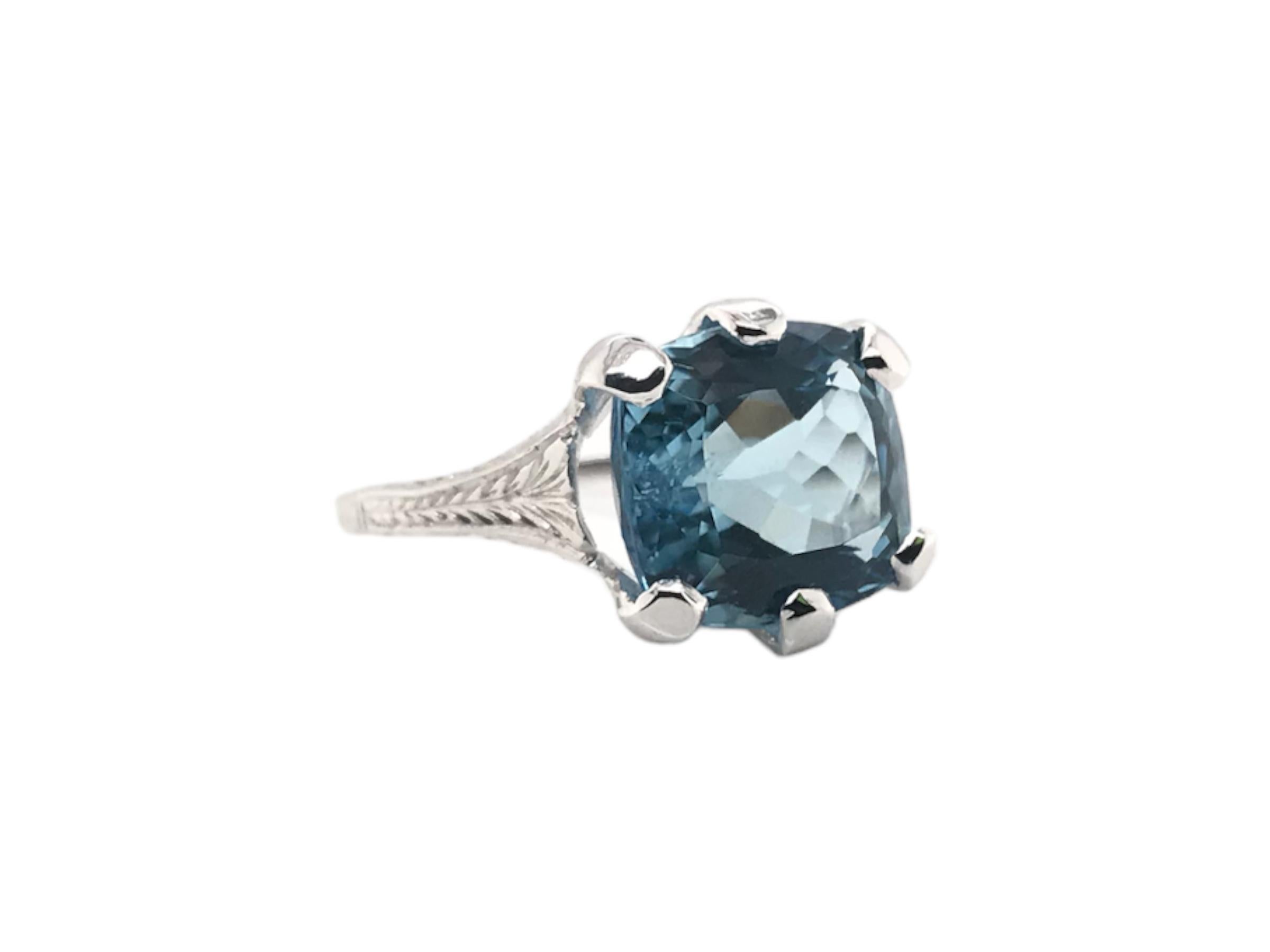 Art Deco 4,78 Karat Aquamarin-Ring 18K Weißgold (Kissenschliff) im Angebot