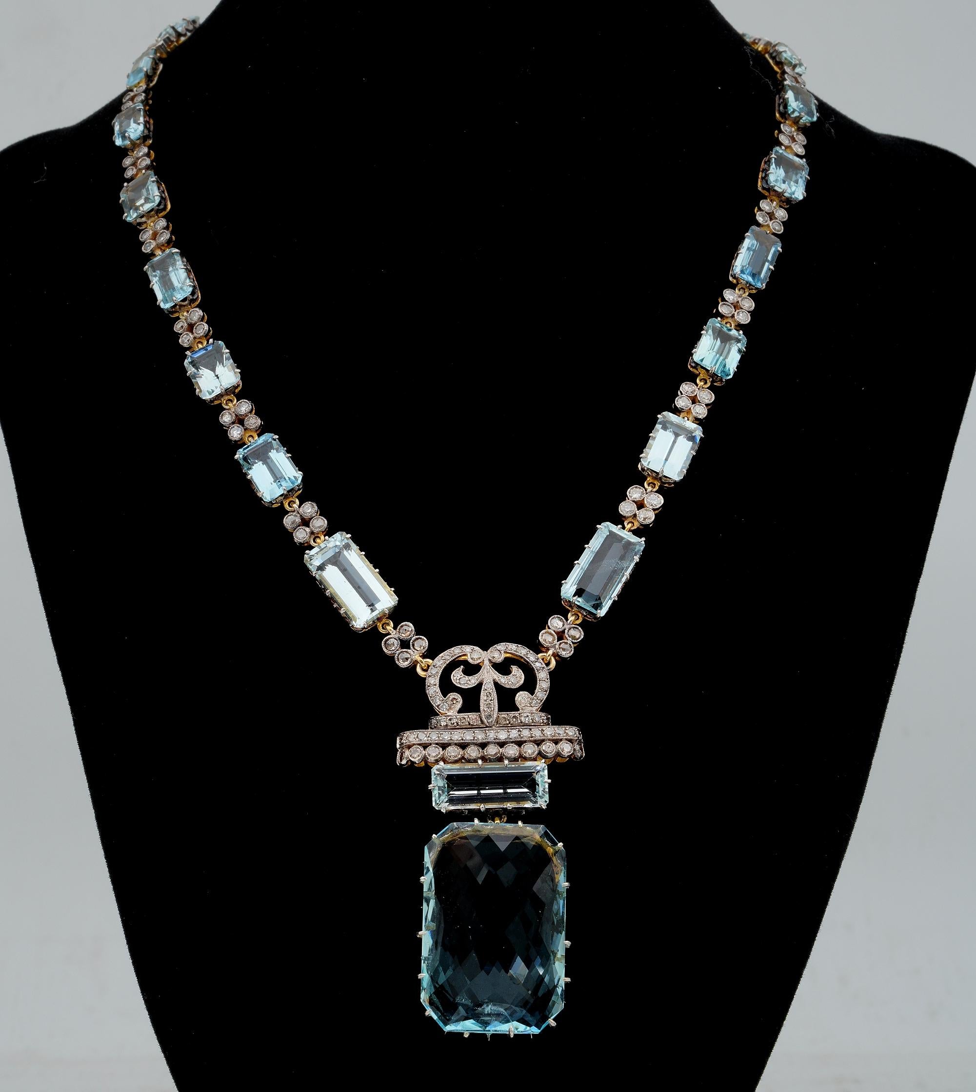 Art Deco 48.83 Ct Aquamarine 4.25 Ct Diamond Rare 18 Kt /Plat Necklace In Good Condition For Sale In Napoli, IT