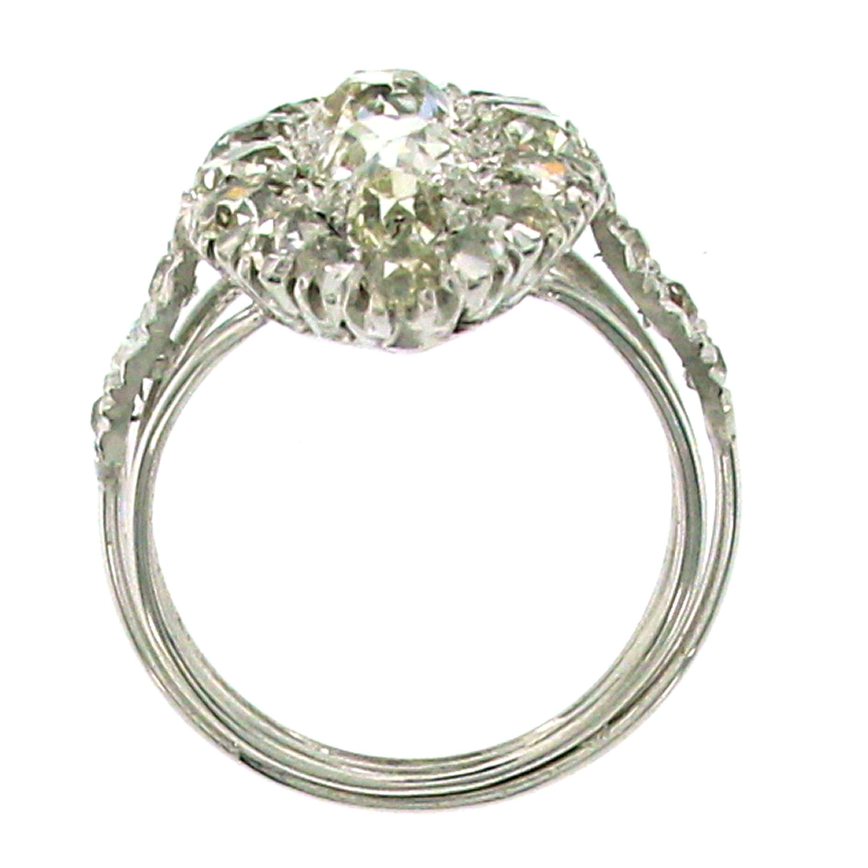 Art Deco 5 Carat Diamond Platinum Ring In Excellent Condition In Napoli, Italy