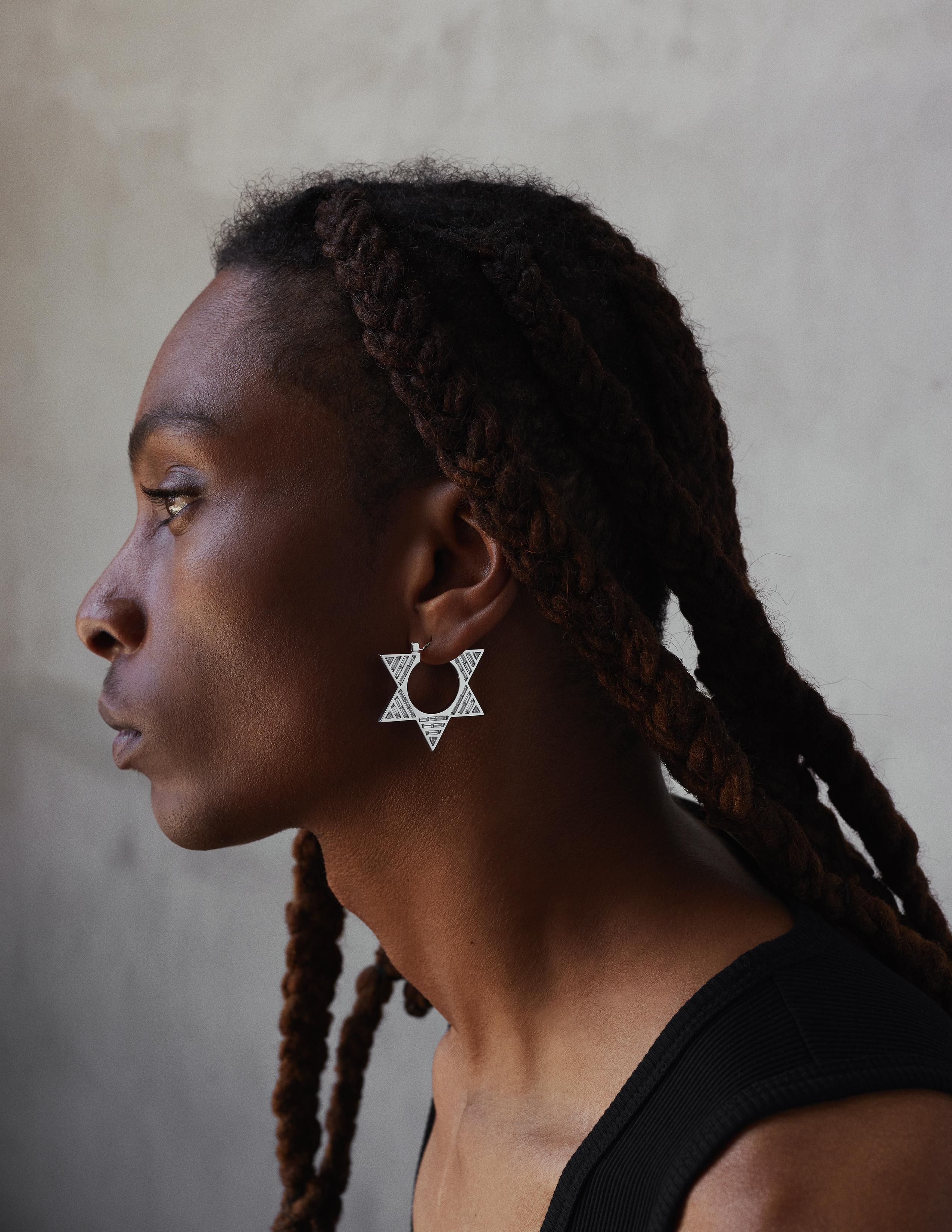 Art déco Art Deco 5 Carats Diamond Baguette and Trillion Single Hoop en vente