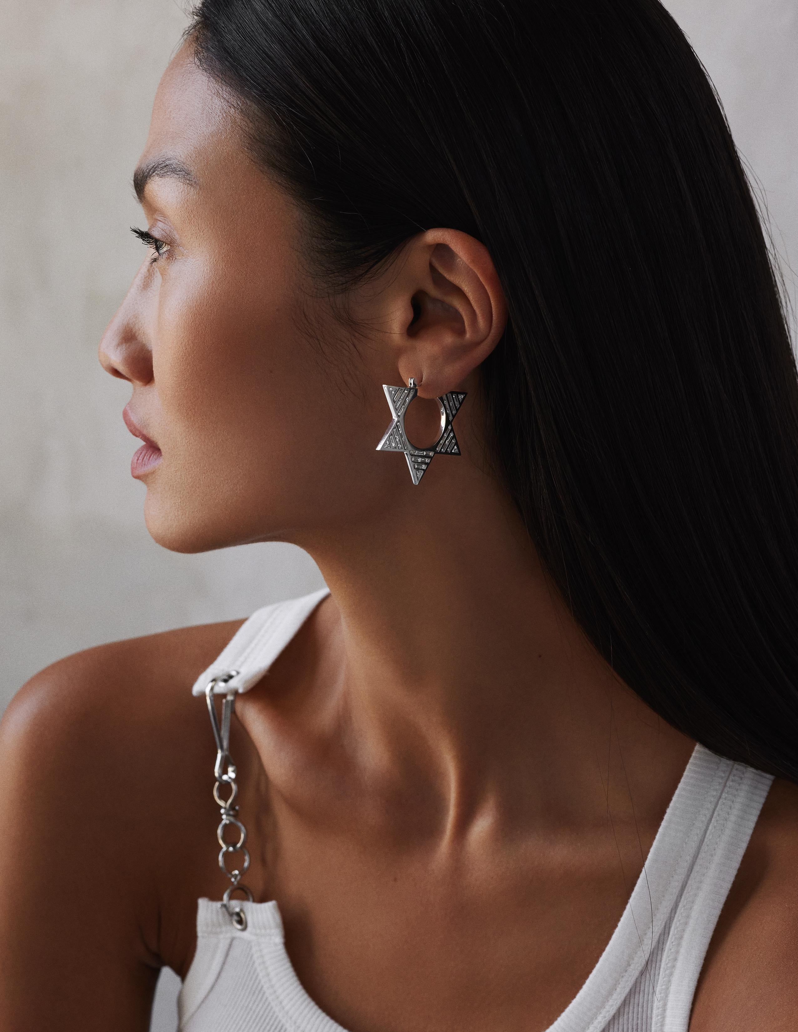 Taille baguette Art Deco 5 Carats Diamond Baguette and Trillion Single Hoop en vente