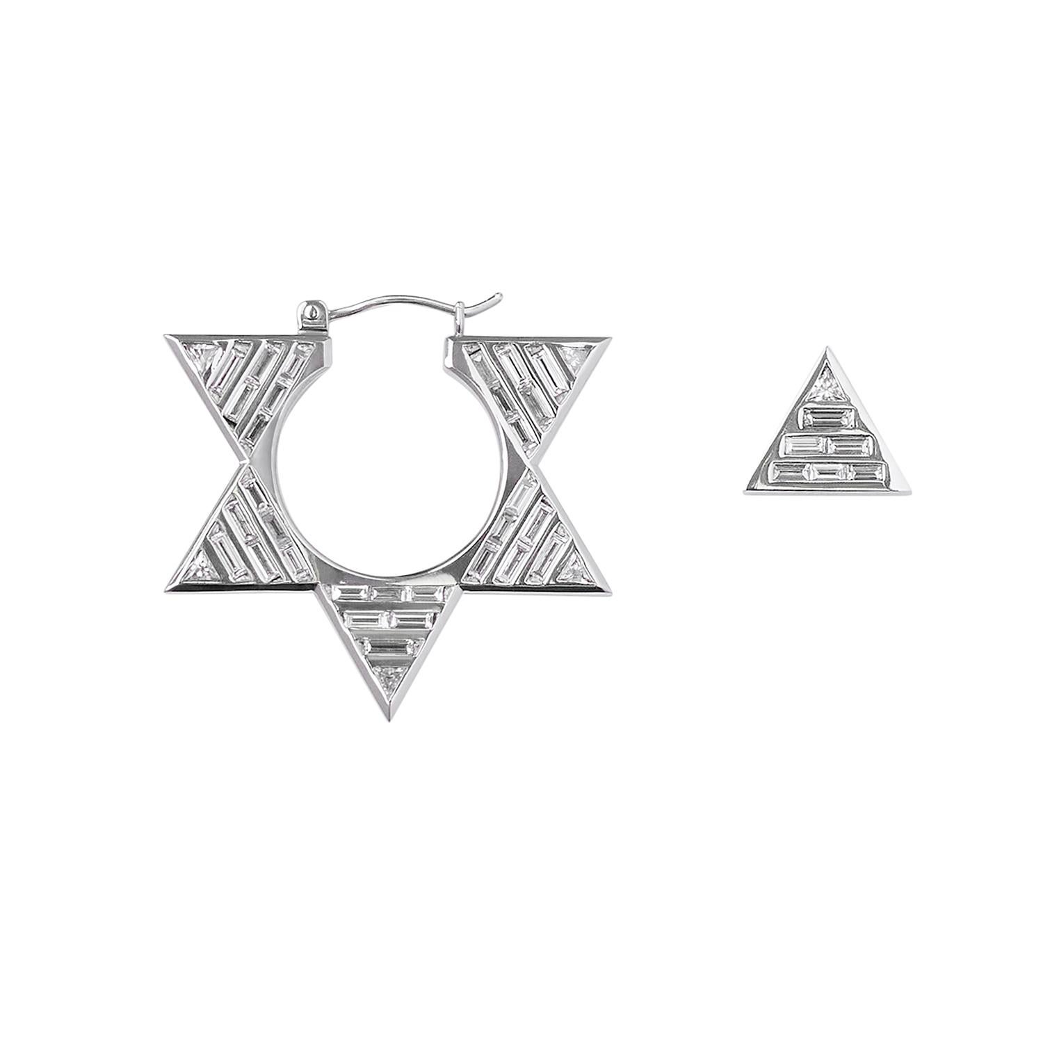 Art Deco 5 Carats Diamond Baguette and Trillion Single Hoop Neuf - En vente à Los Angeles, CA