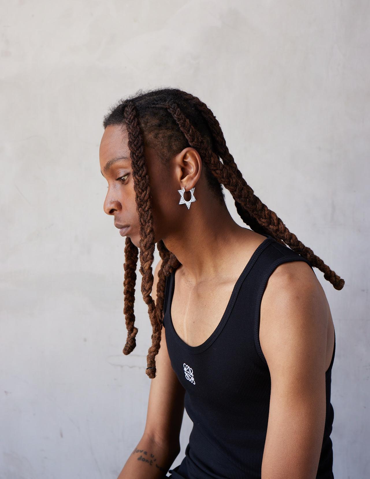 Art Deco 5 Carats Diamond Baguette and Trillion Single Hoop en vente 1