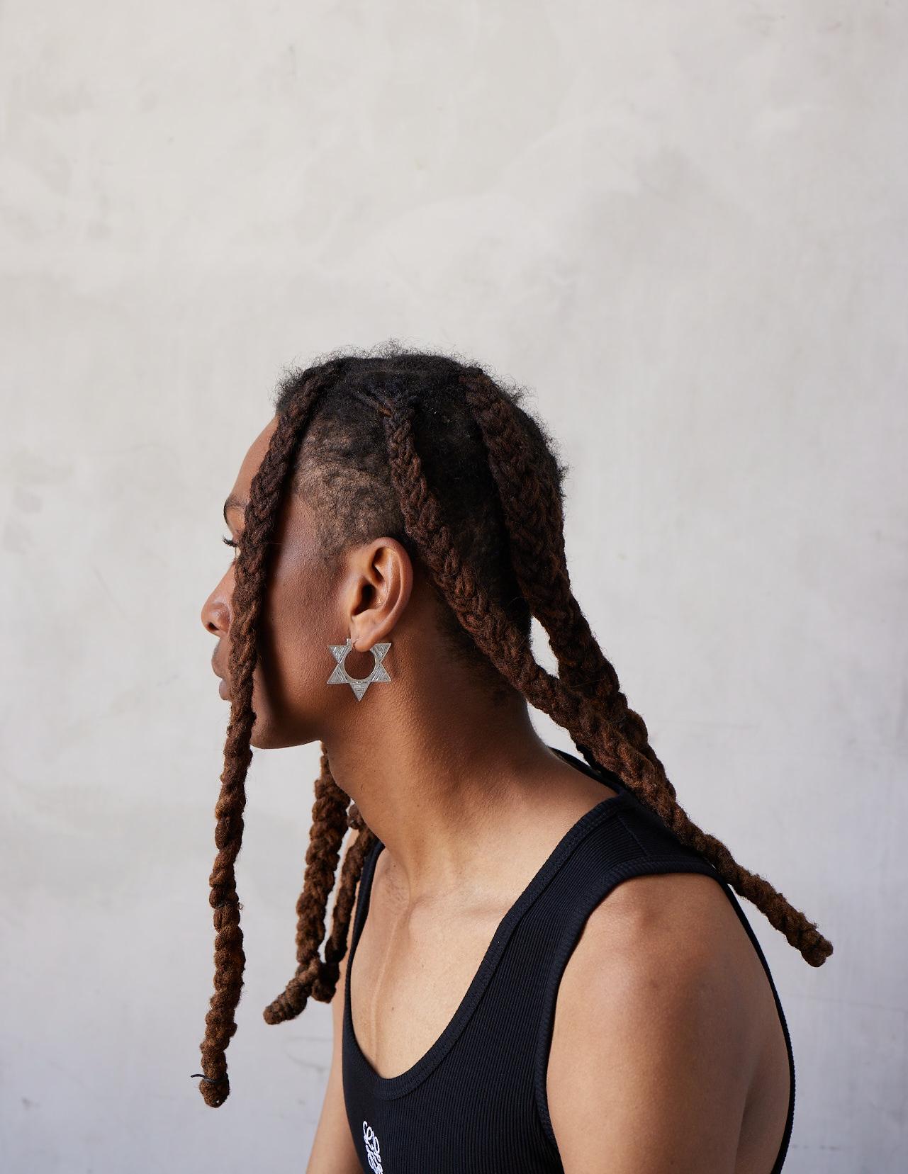 Art Deco 5 Carats Diamond Baguette and Trillion Single Hoop en vente 3