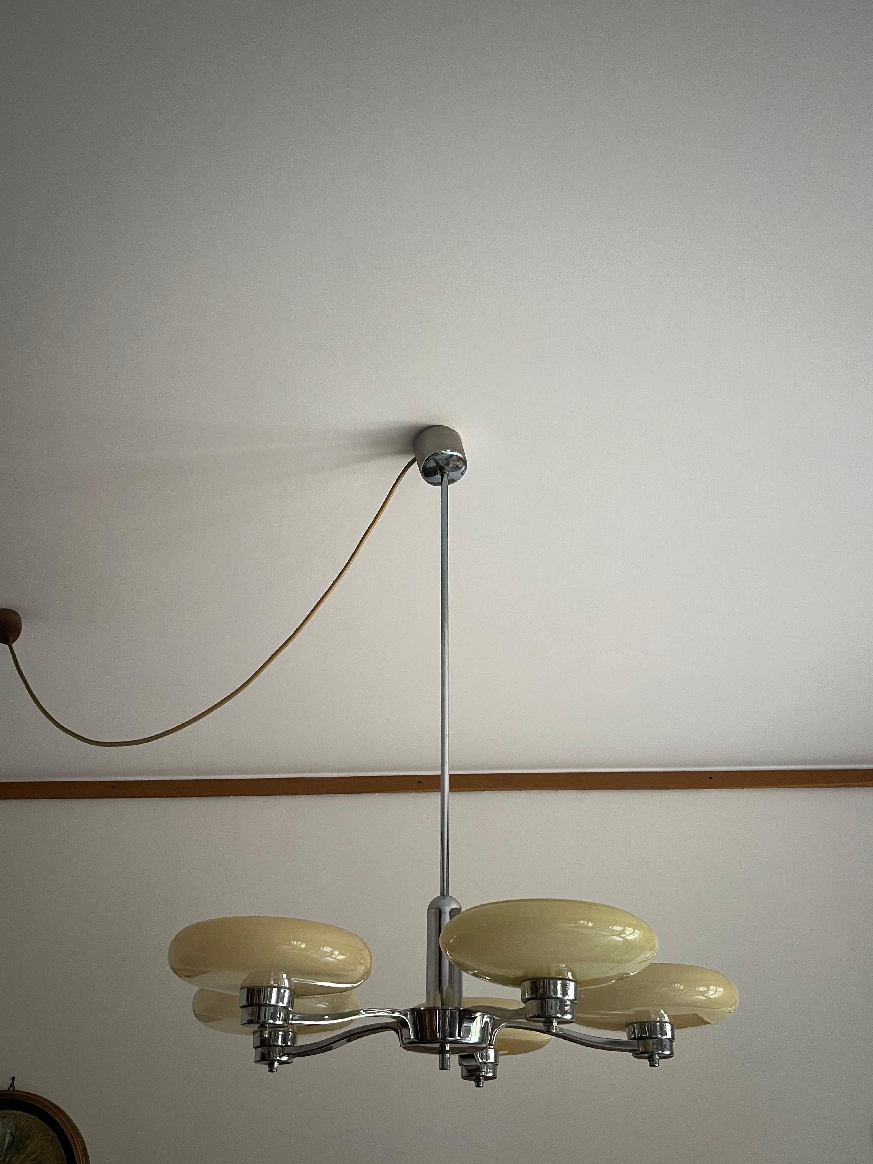 italien Lustre Art Déco à 5 lumières en verre de Murano et acier, années 1940 en vente