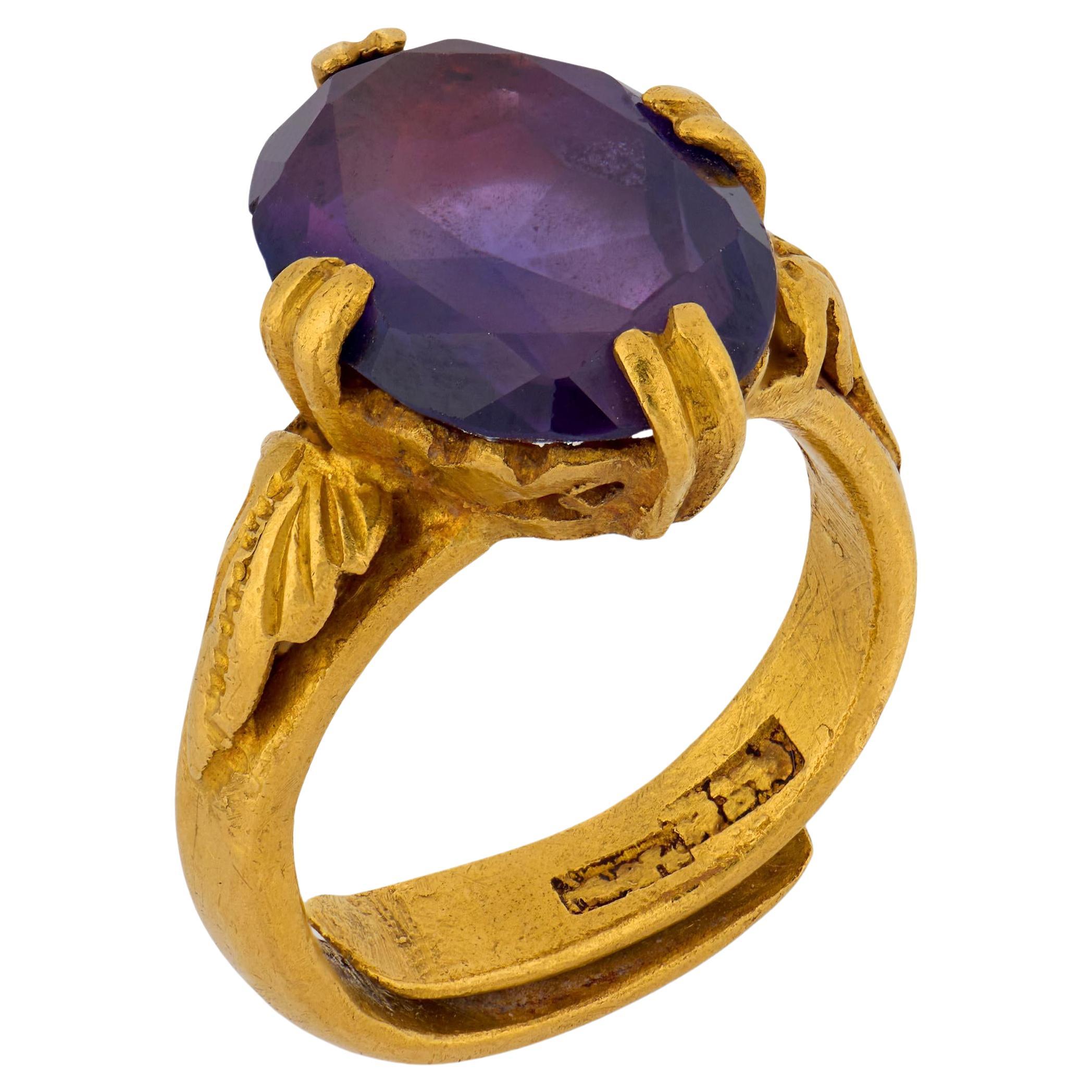 Bague de cocktail Art déco en or jaune 22k avec améthyste ovale de 5,00 carats en vente