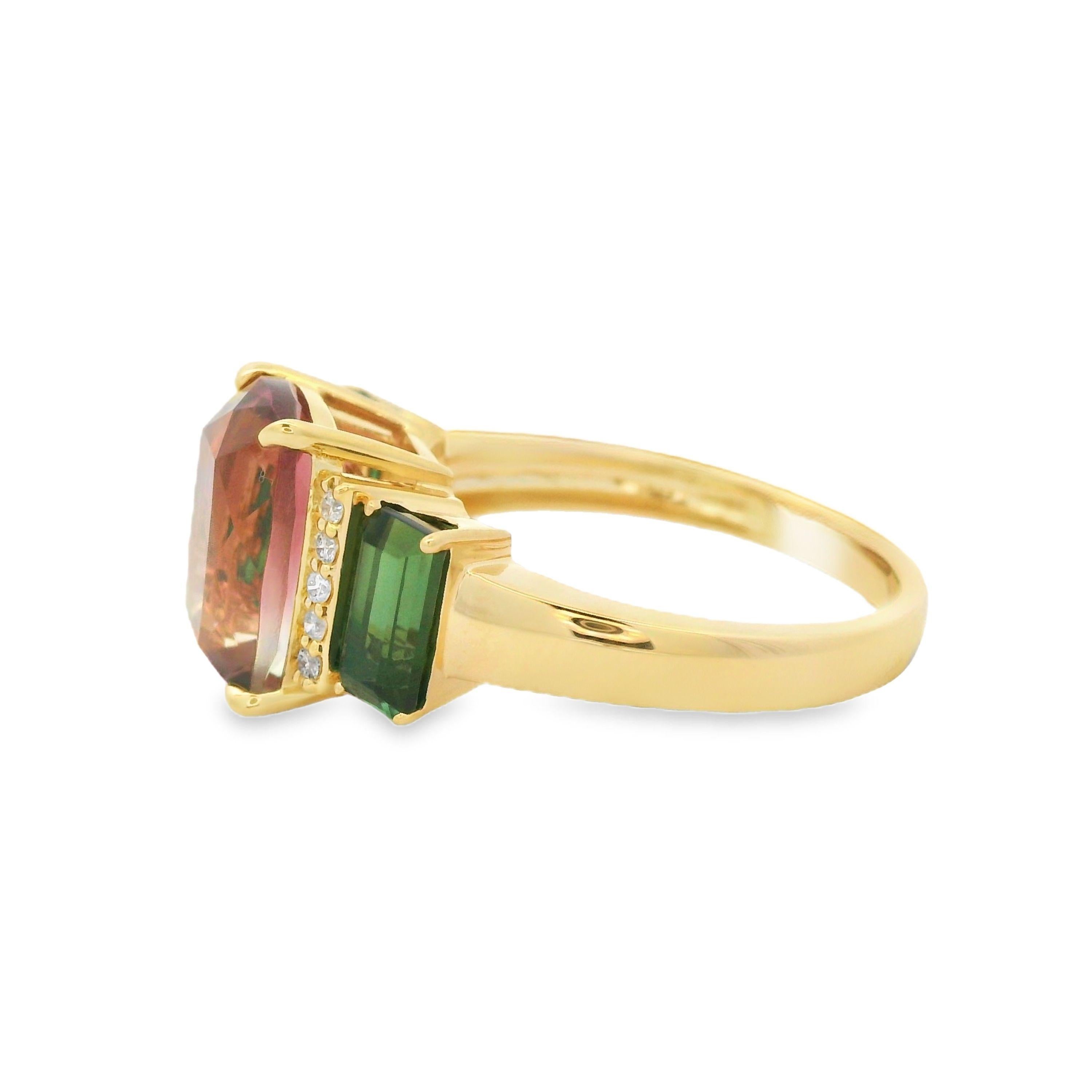 Anillo de diamantes de turmalina verde＆rosa＆de 5,05 quilates Art Déco en oro amarillo de 18 quilates Contemporáneo en venta