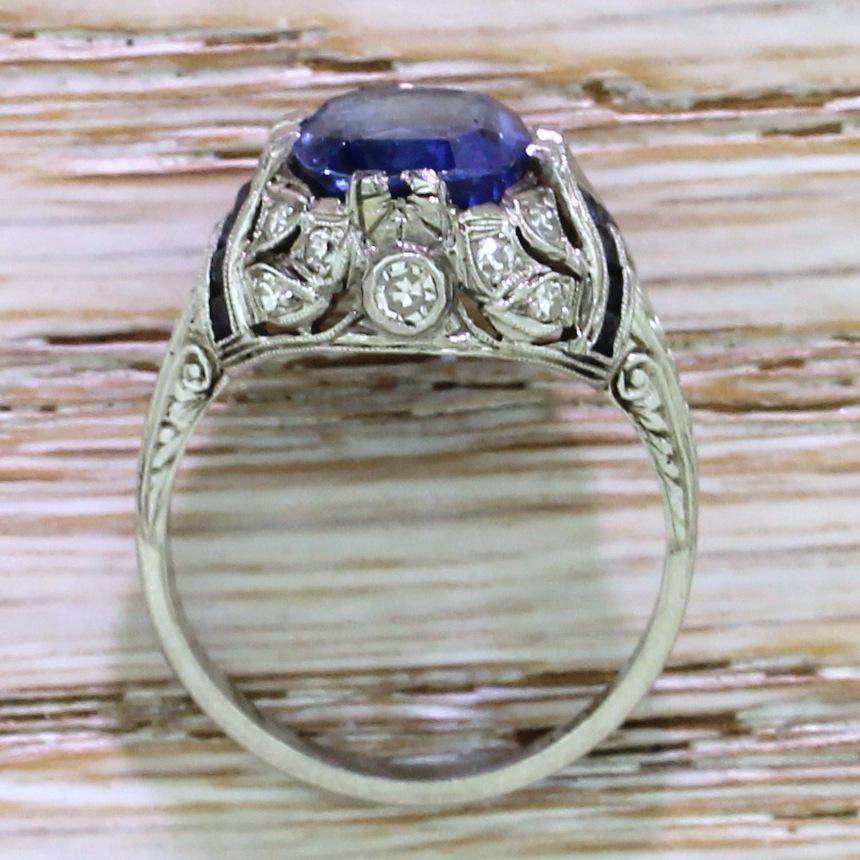 Art Deco 5.07 Carat Natural Ceylon Sapphire Platinum Solitaire Ring For Sale 1