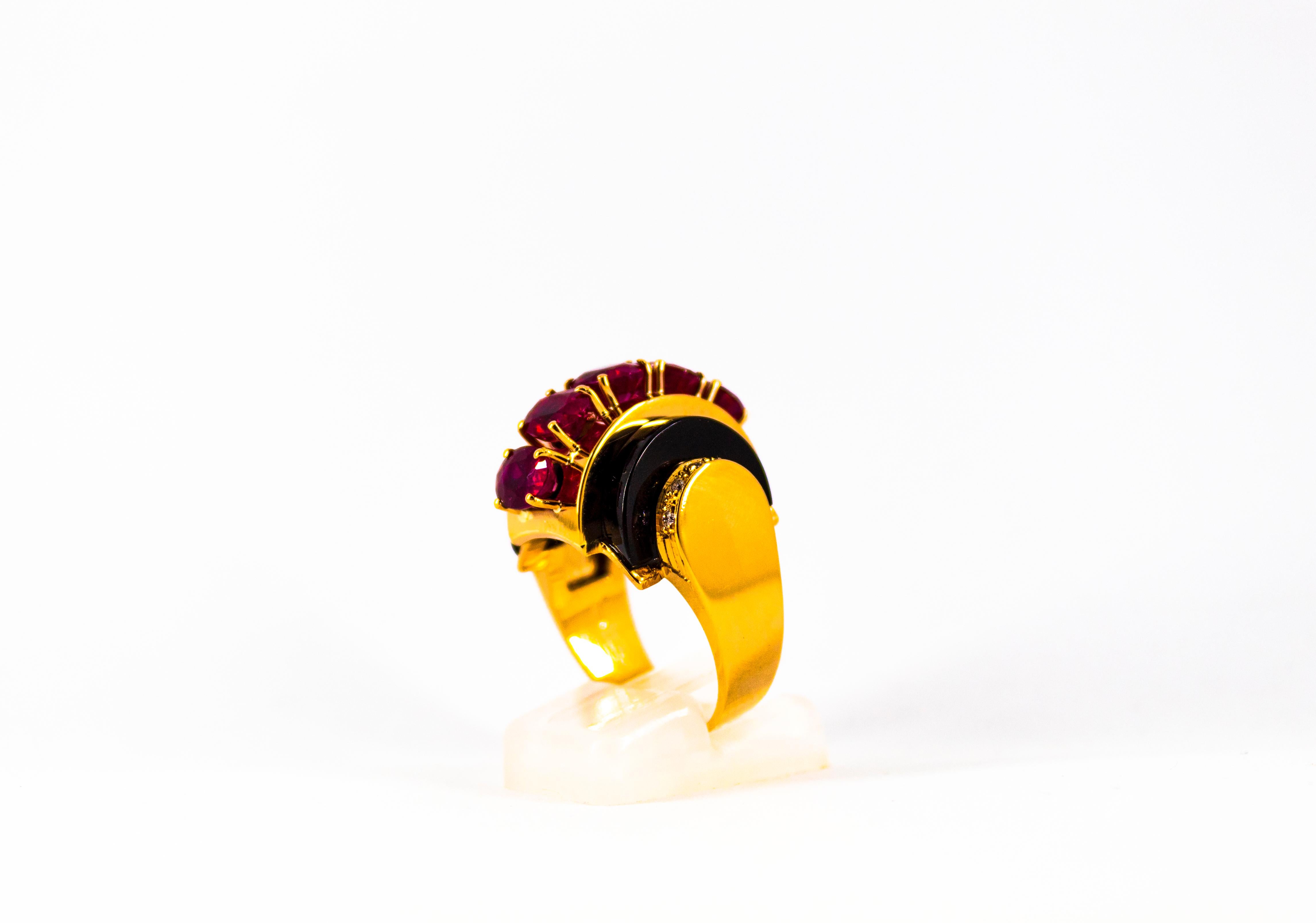 Art Deco Style 5.10 Carat Ruby 0.15 Carat Diamond Onyx Yellow Gold Cocktail Ring In New Condition In Naples, IT