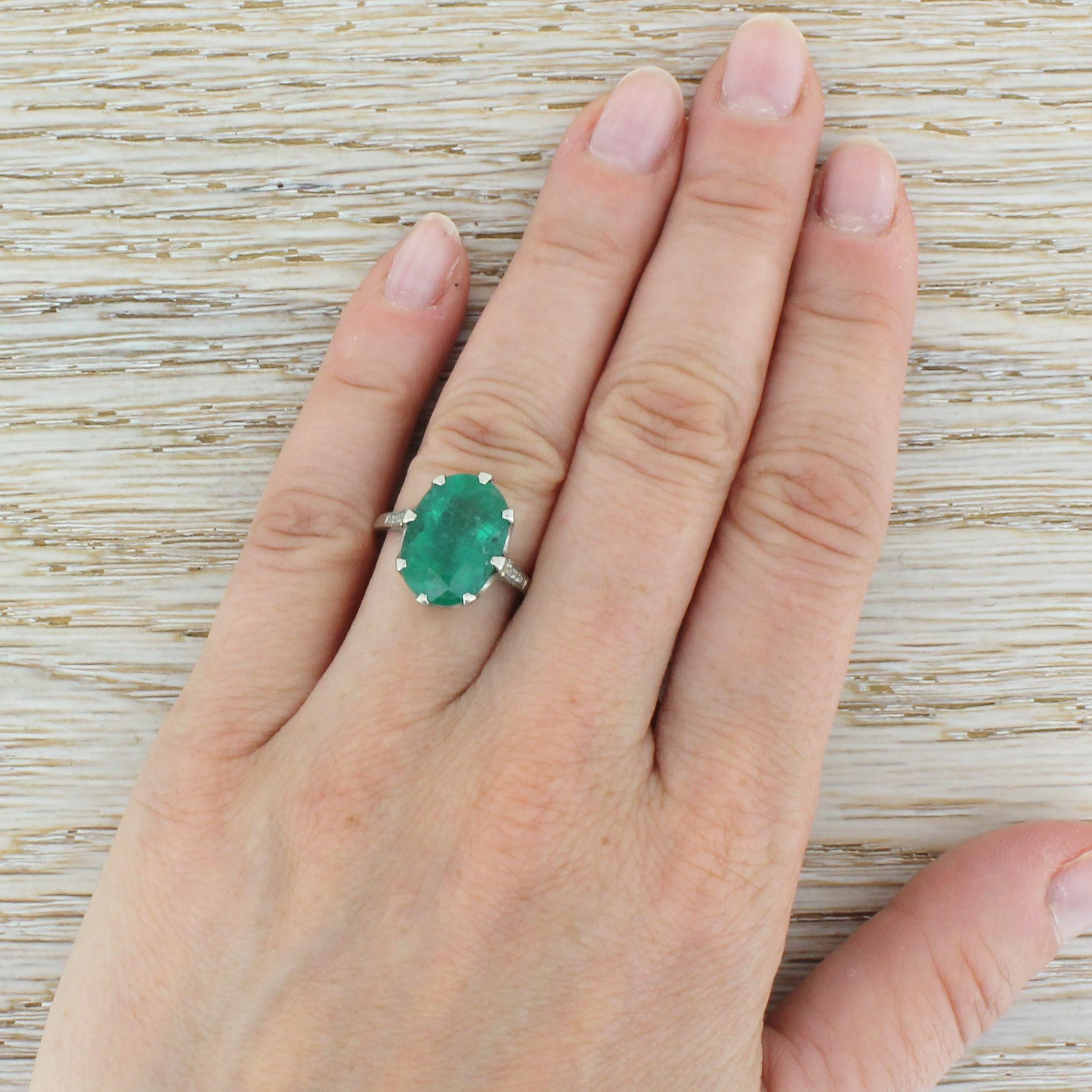 Art Deco 5.20 Carat Oval Cut Emerald Solitaire Ring For Sale 1