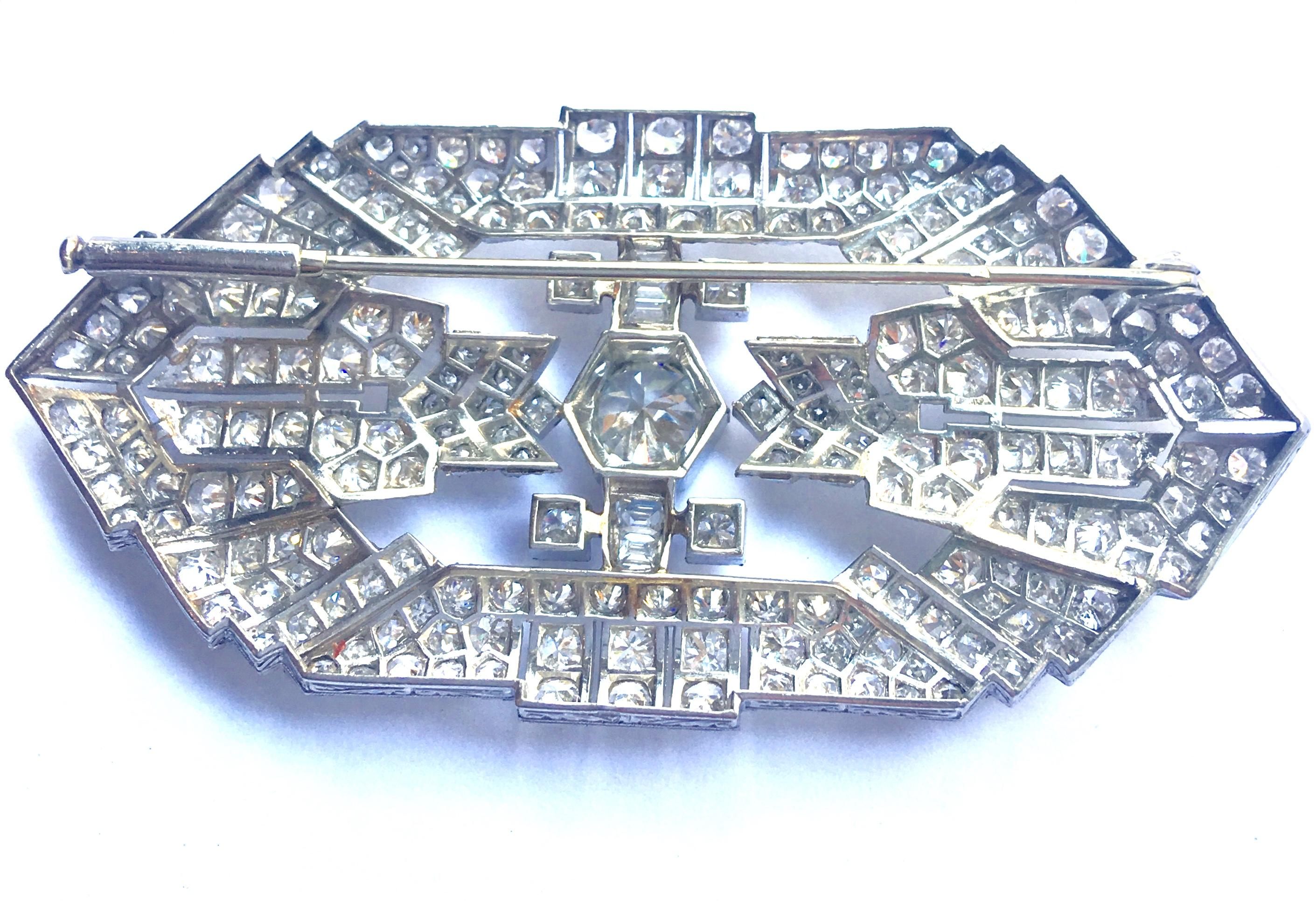 Old European Cut Art Deco 5.25 Carat Diamonds 18 Karat White Gold Brooch