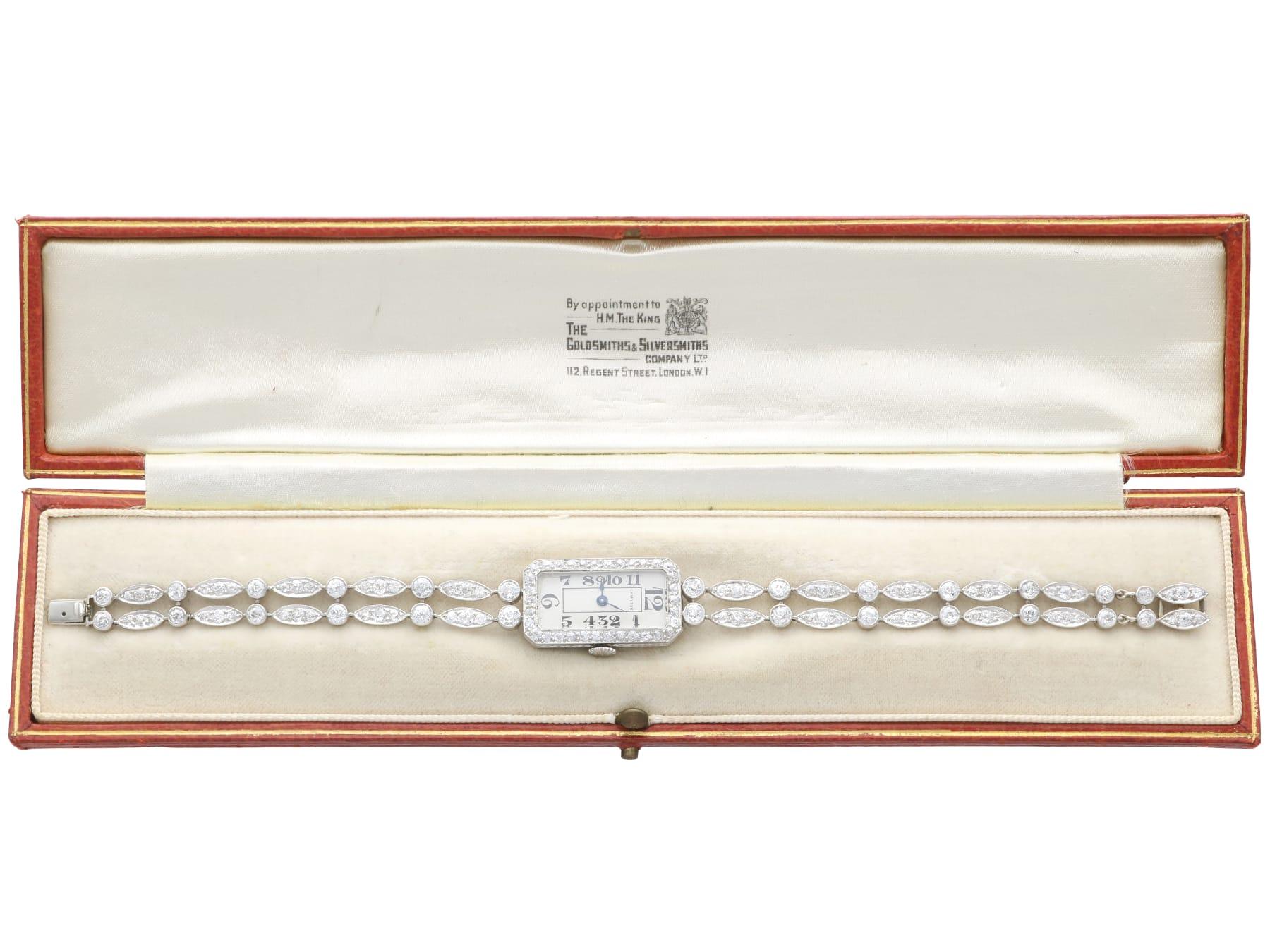 Orologio da cocktail in platino e diamanti Art Déco da 5,44 carati - CIRCA 1935 in vendita 14