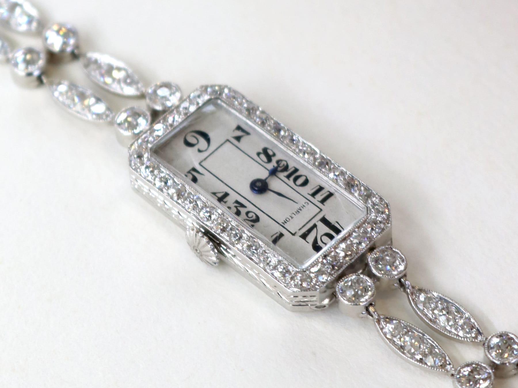 Orologio da cocktail in platino e diamanti Art Déco da 5,44 carati - CIRCA 1935 in vendita 2