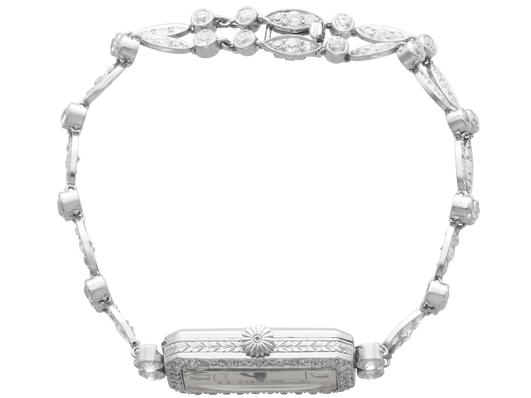 Orologio da cocktail in platino e diamanti Art Déco da 5,44 carati - CIRCA 1935 in vendita 3