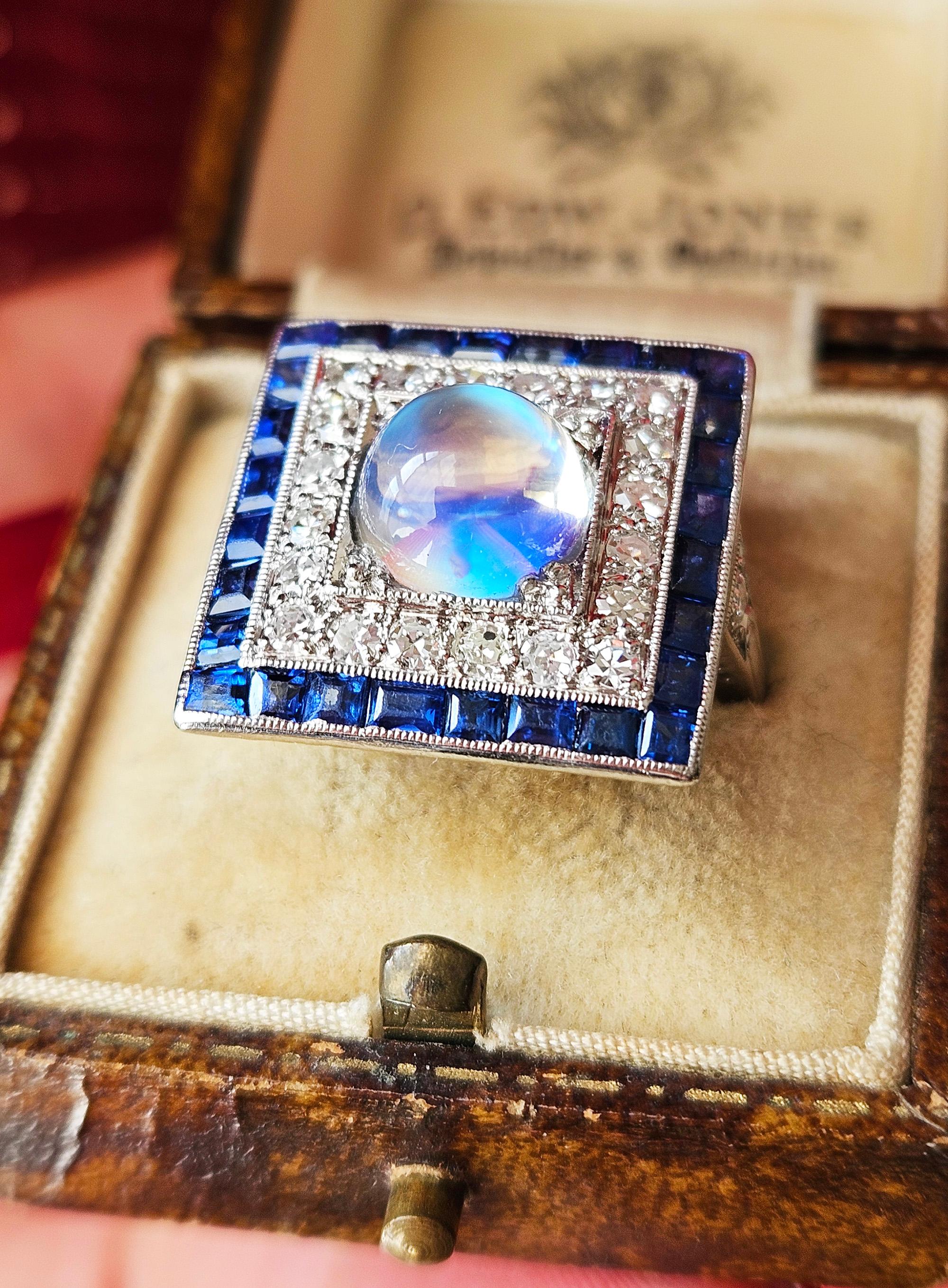 Art Deco 5.54ctw Blue Moonstone Diamond Sapphire Platinum Dinner Ring, C. 1920 For Sale 4