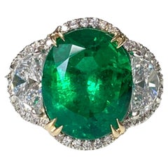 Art Deco 5.7 Carat Natural Emerald and Diamond White Gold Engagement Ring 