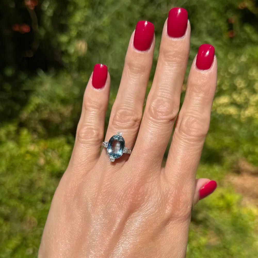 Mixed Cut Art Deco 5.70 Carat Aquamarine and Diamond Platinum Ring For Sale