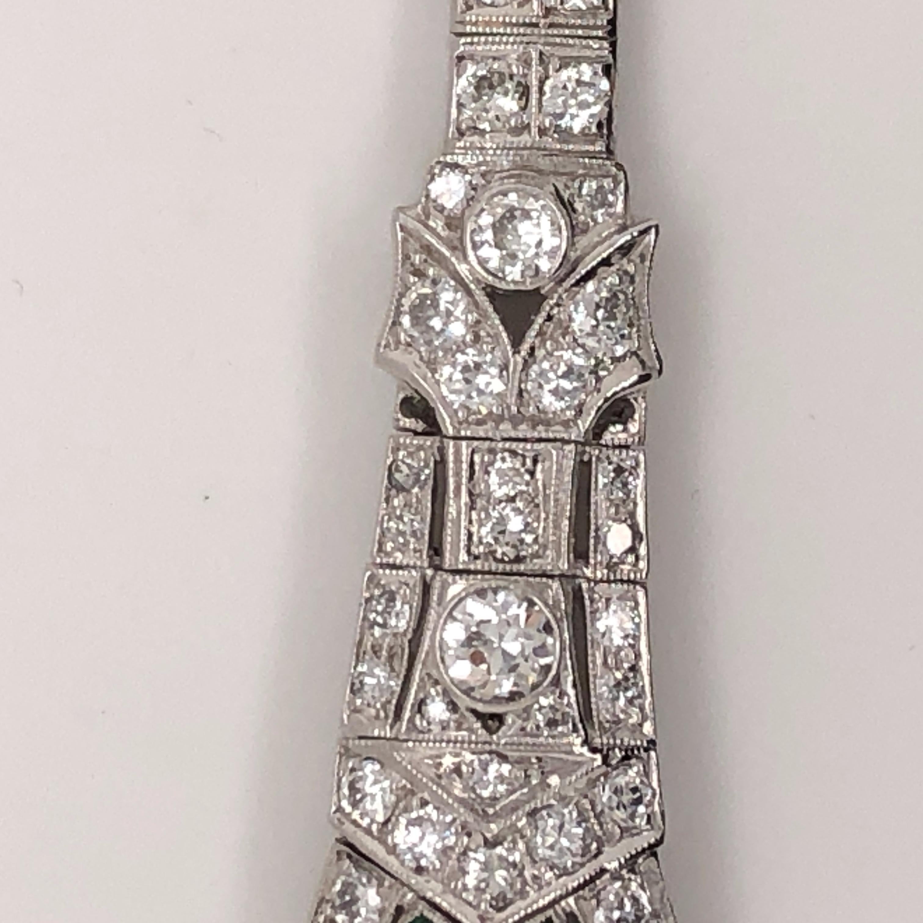 Women's or Men's Art Deco 5.76 Carat Diamond and French Cut Emerald Bracelet