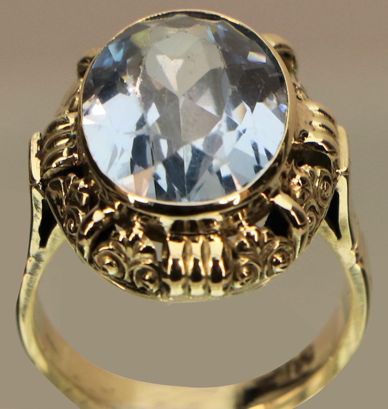 Art Deco 585 Gold, Blue Topaz Ring In Good Condition For Sale In rijssen, NL