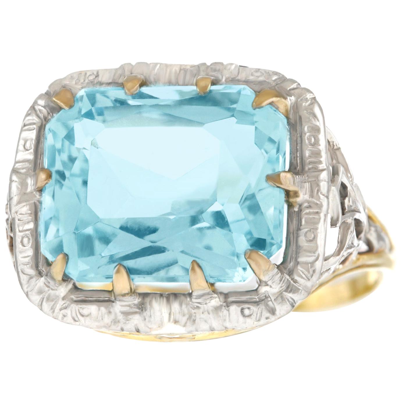 Art Deco 5.90 Carat Aquamarine Gold Ring