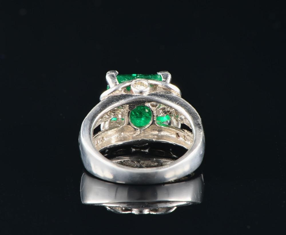 Art Deco 5.95 Ct  Solitaire Colombian Emerald Diamond Platinum Ring For Sale 1