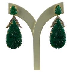 Art-Deco 59,83 Karat geschnitzte Smaragd-Tropfen-Ohrringe