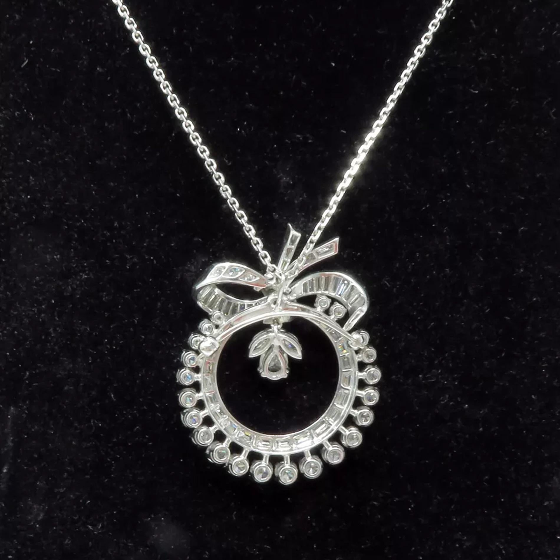 Art Déco Collana Art Deco in platino con diamanti taglio pera e tondo da 6 carati in vendita