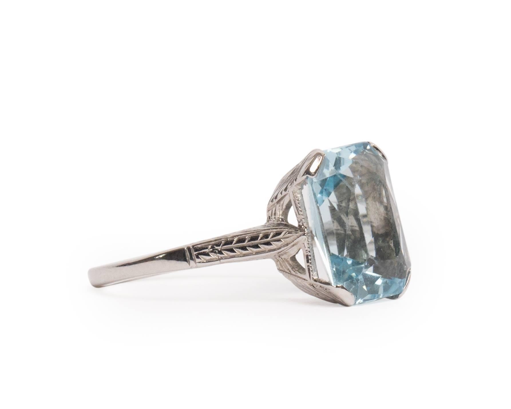 Art Deco 6 Karat Radiant Cut Aquamarin 18 Karat Weißgold geätzt Ring (Radiantschliff)