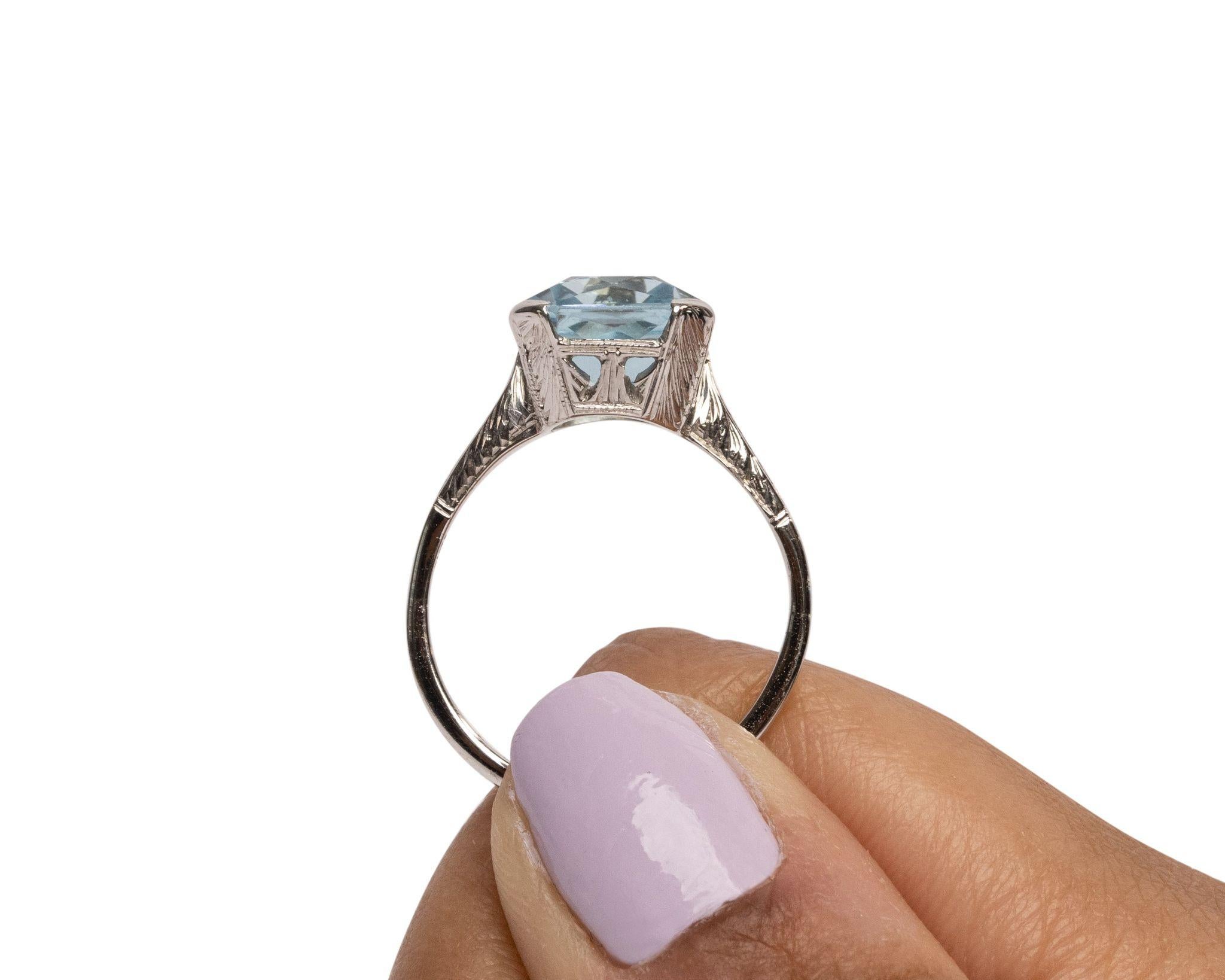 Art Deco 6 Karat Radiant Cut Aquamarin 18 Karat Weißgold geätzt Ring im Zustand „Gut“ in Addison, TX