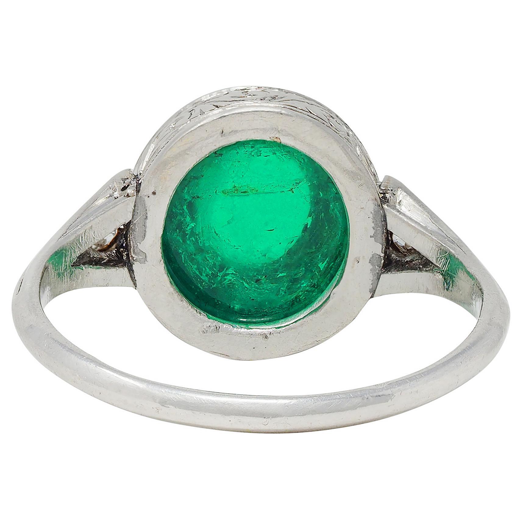 da uomo o donna Art Deco 6.34 CTW Colombian Emerald Diamond Platinum Vintage Scrolling Ring AGL in vendita