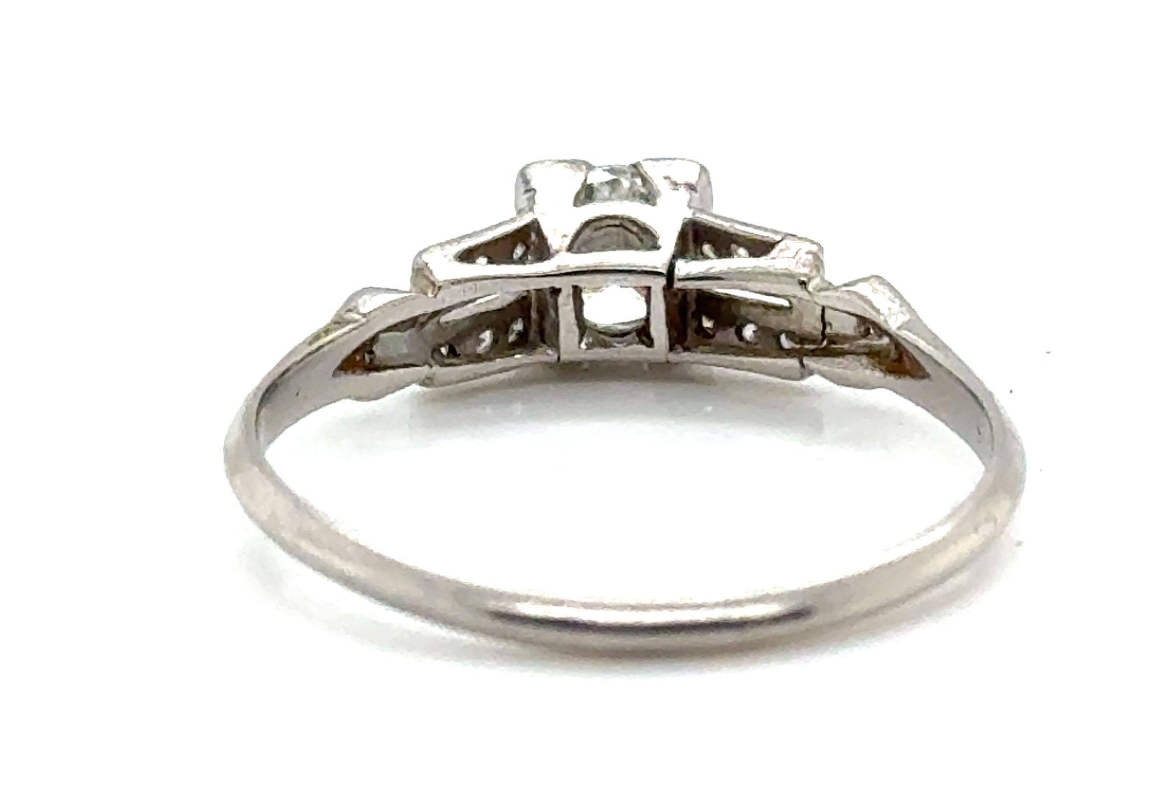 Anello con diamante Art Deco .63ct GIA Platino Antico 1930 originale estratto In condizioni ottime in vendita a Dearborn, MI