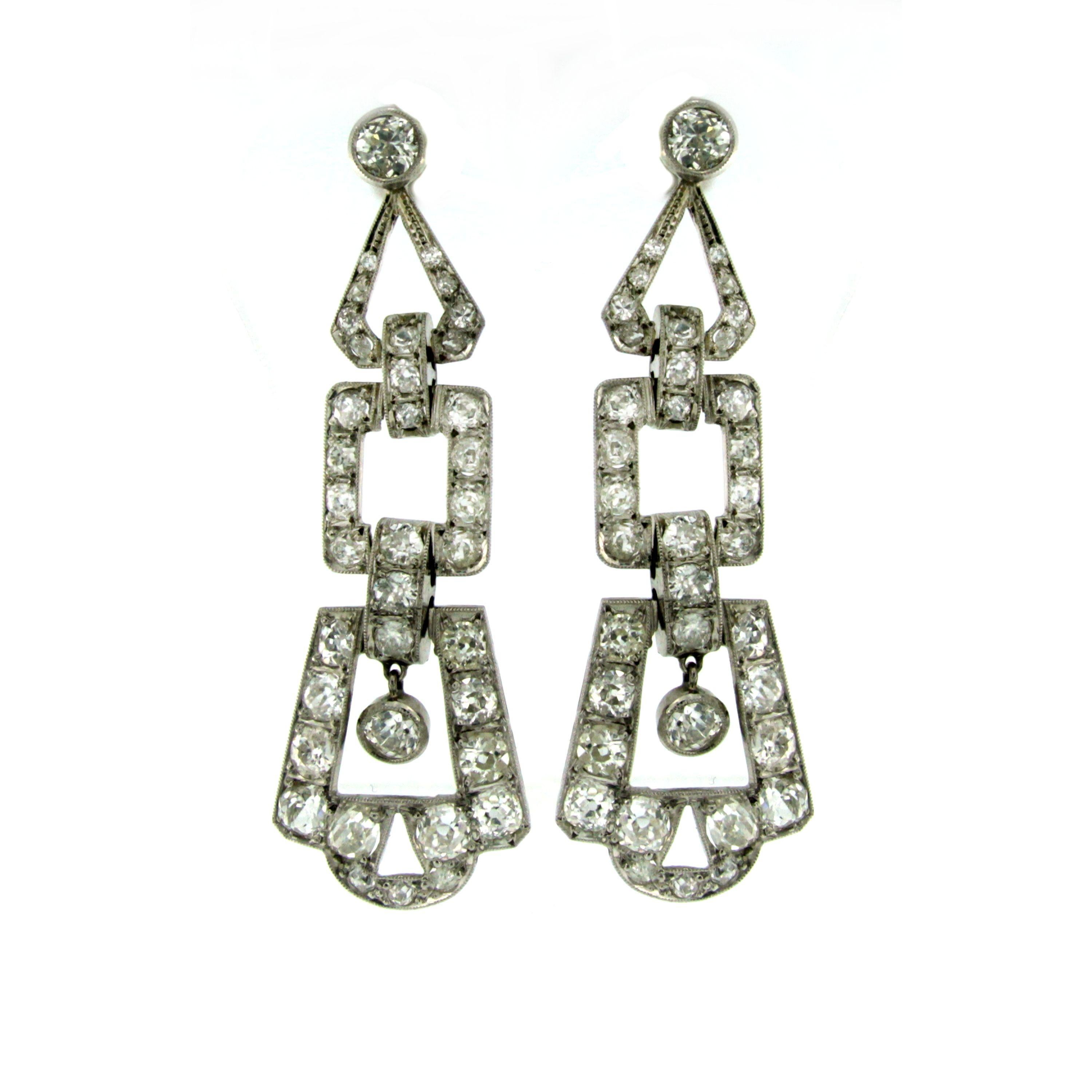 Art Deco 6.50 Carat Diamond Gold Drop Earrings, 1930s In Excellent Condition In Napoli, Italy