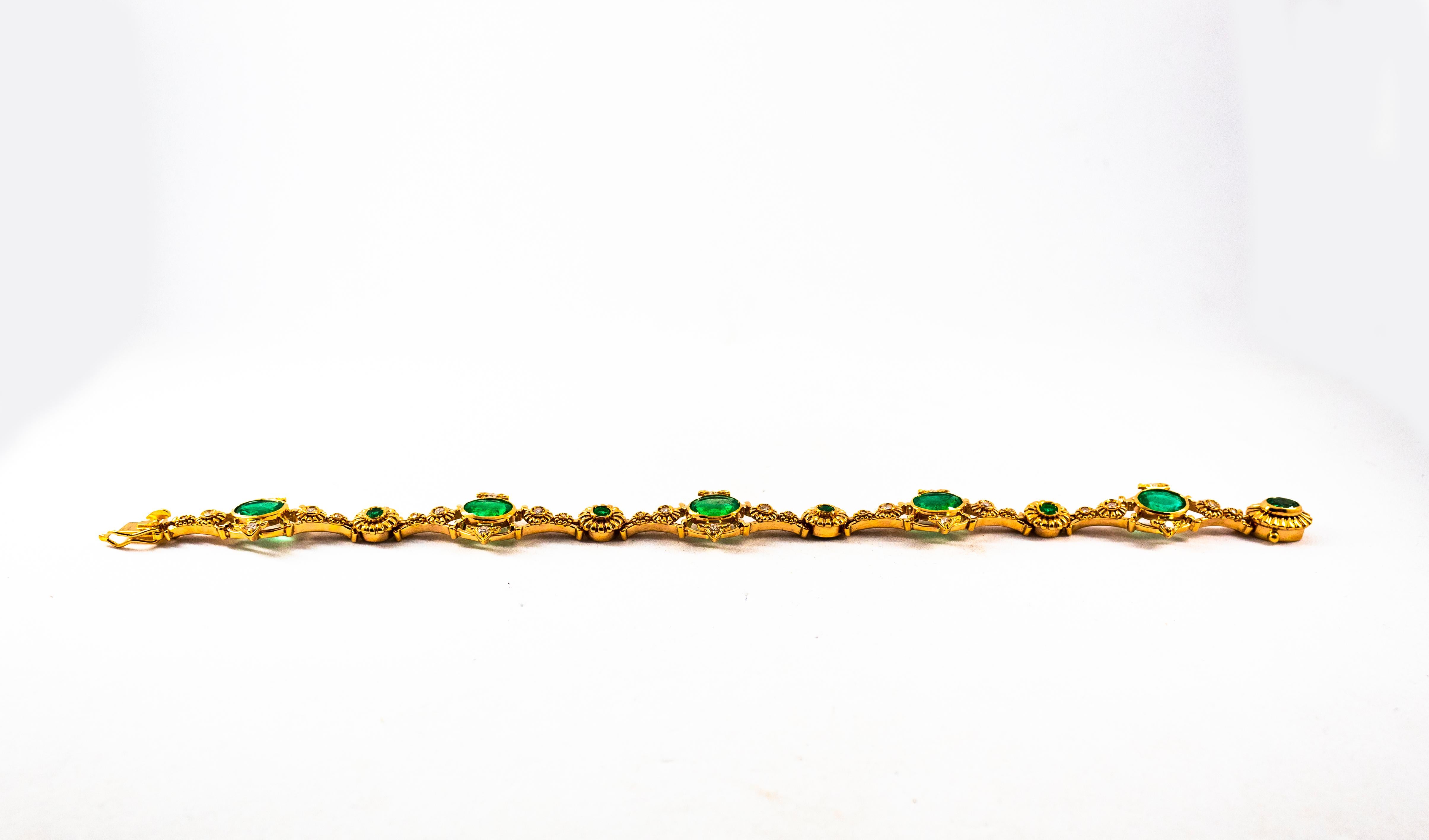 Art Deco Style 6.60 Carat Emerald 0.60 Carat White Diamond Yellow Gold Bracelet In New Condition In Naples, IT