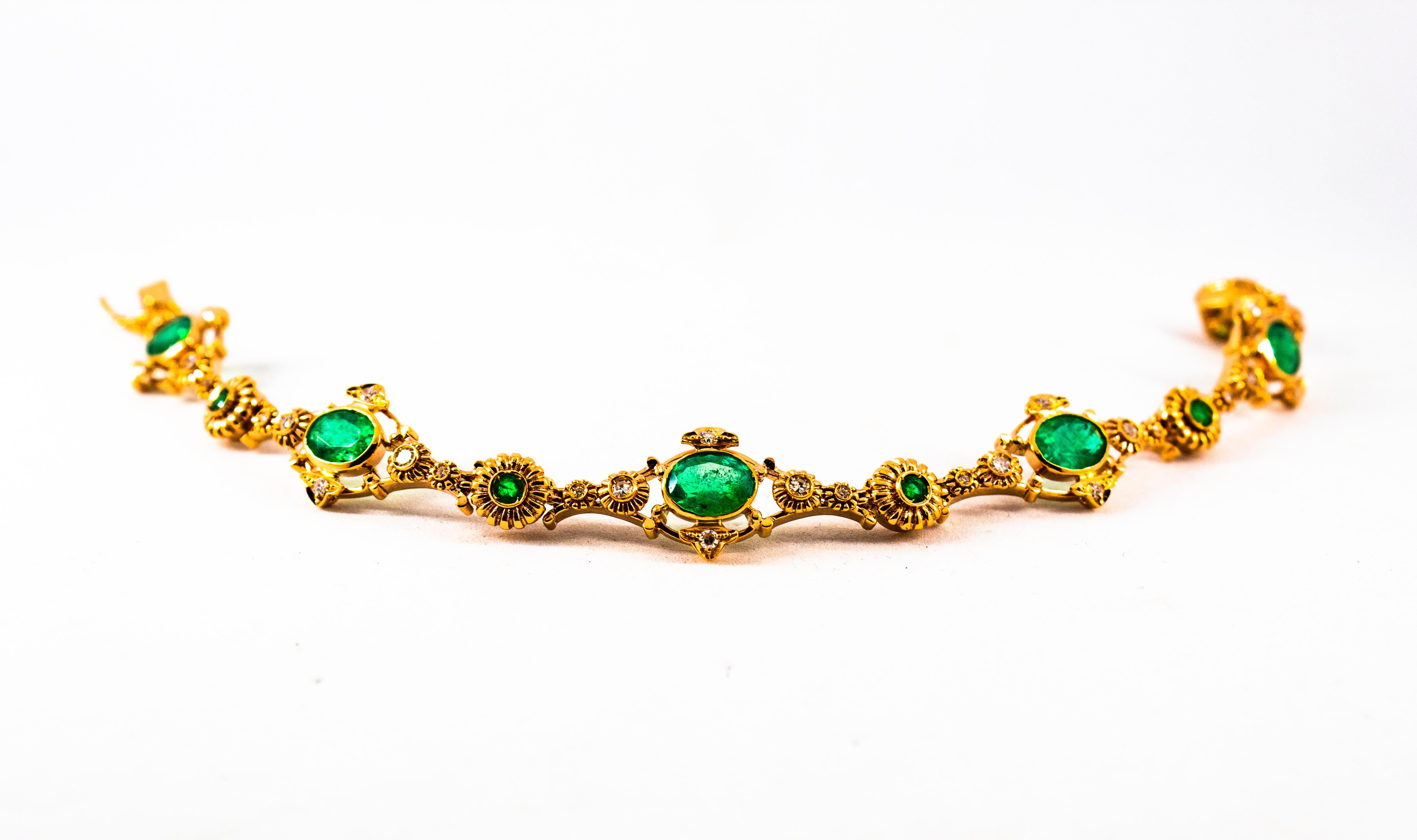 Women's or Men's Art Deco Style 6.60 Carat Emerald 0.60 Carat White Diamond Yellow Gold Bracelet