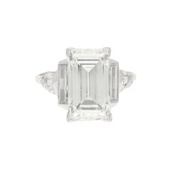 Art Deco Baguette-Cut Diamond Engagement Ring Set in Platinum