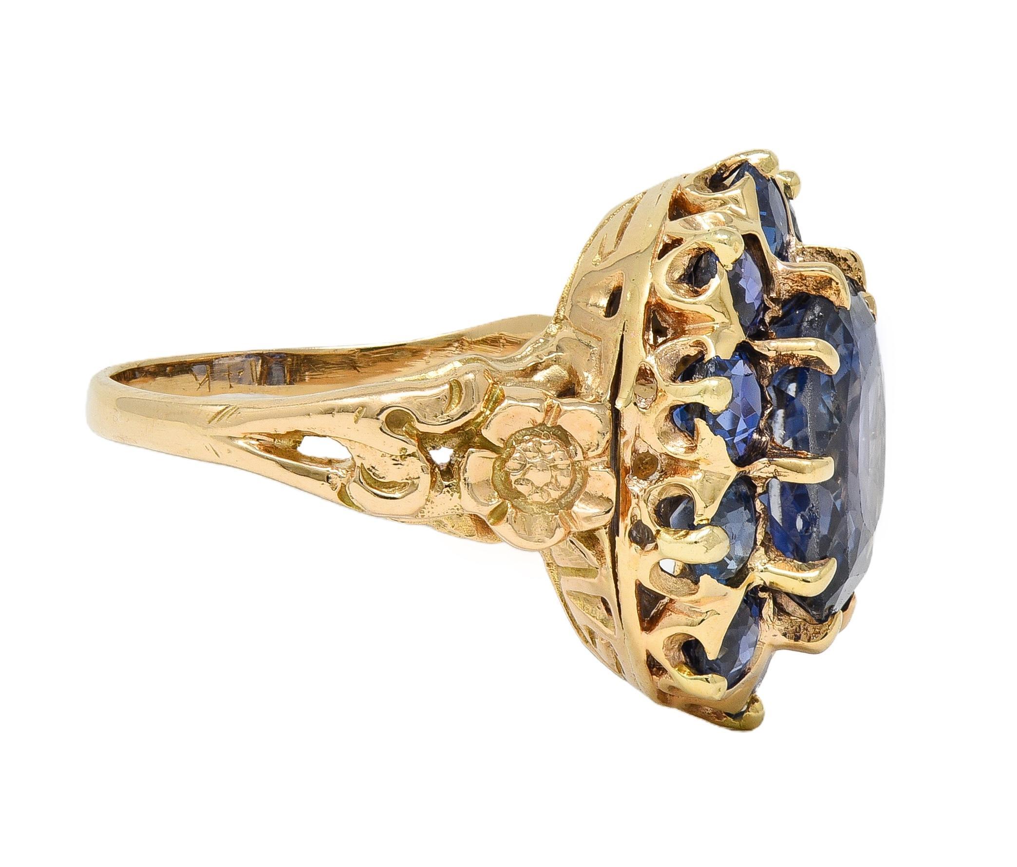 Art Deco 6.80 CTW Sapphire 14 Karat Yellow Gold Antique Halo Ring GIA (Art déco) im Angebot