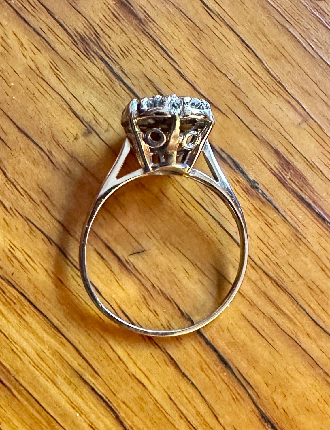Art Deco 7 Diamant 14 Karat Weißgold Ring Hochzeit Verlobung Cluster Cocktail im Angebot 2