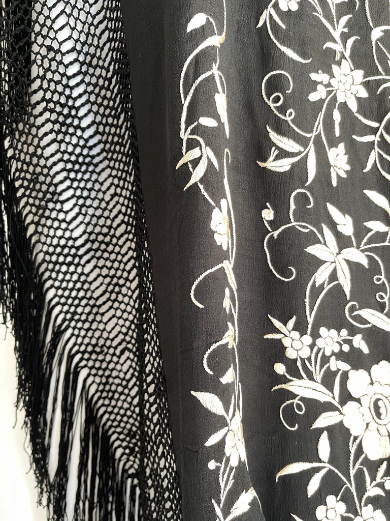 Art Deco 7 Ft. Black Silk Manila Piano Shawl With White Floral Embroidery For Sale 1