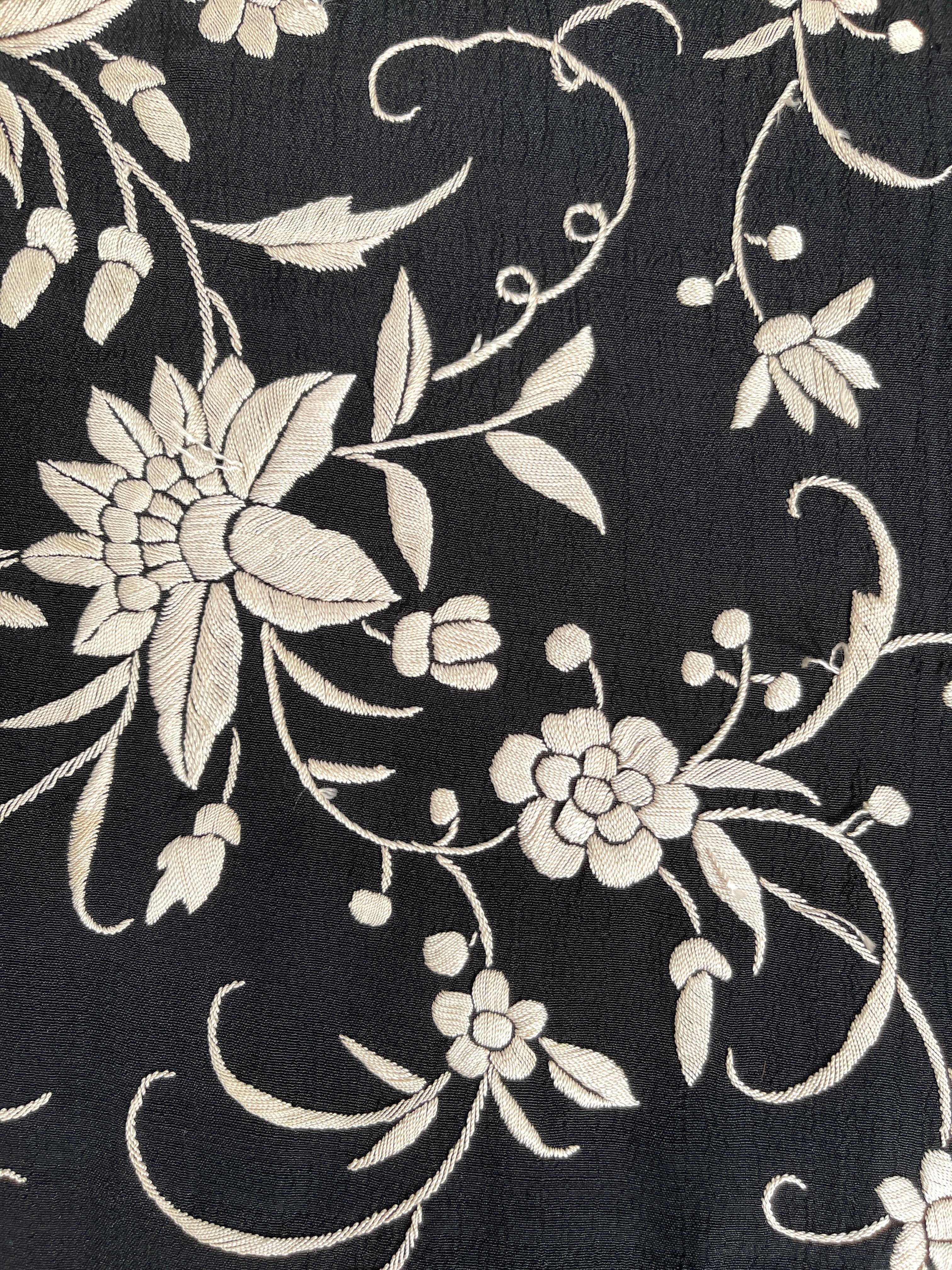 Art Deco 7 Ft. Black Silk Manila Piano Shawl With White Floral Embroidery For Sale 2